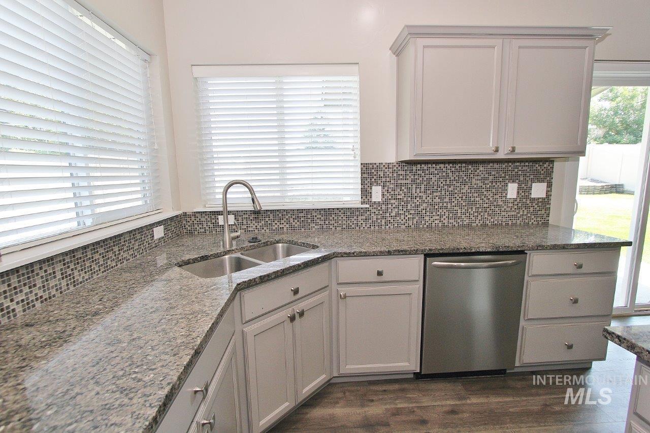 4082 S Murlo Ave, Meridian, Idaho 83642, 4 Bedrooms, 2.5 Bathrooms, Residential For Sale, Price $539,900, 98960116