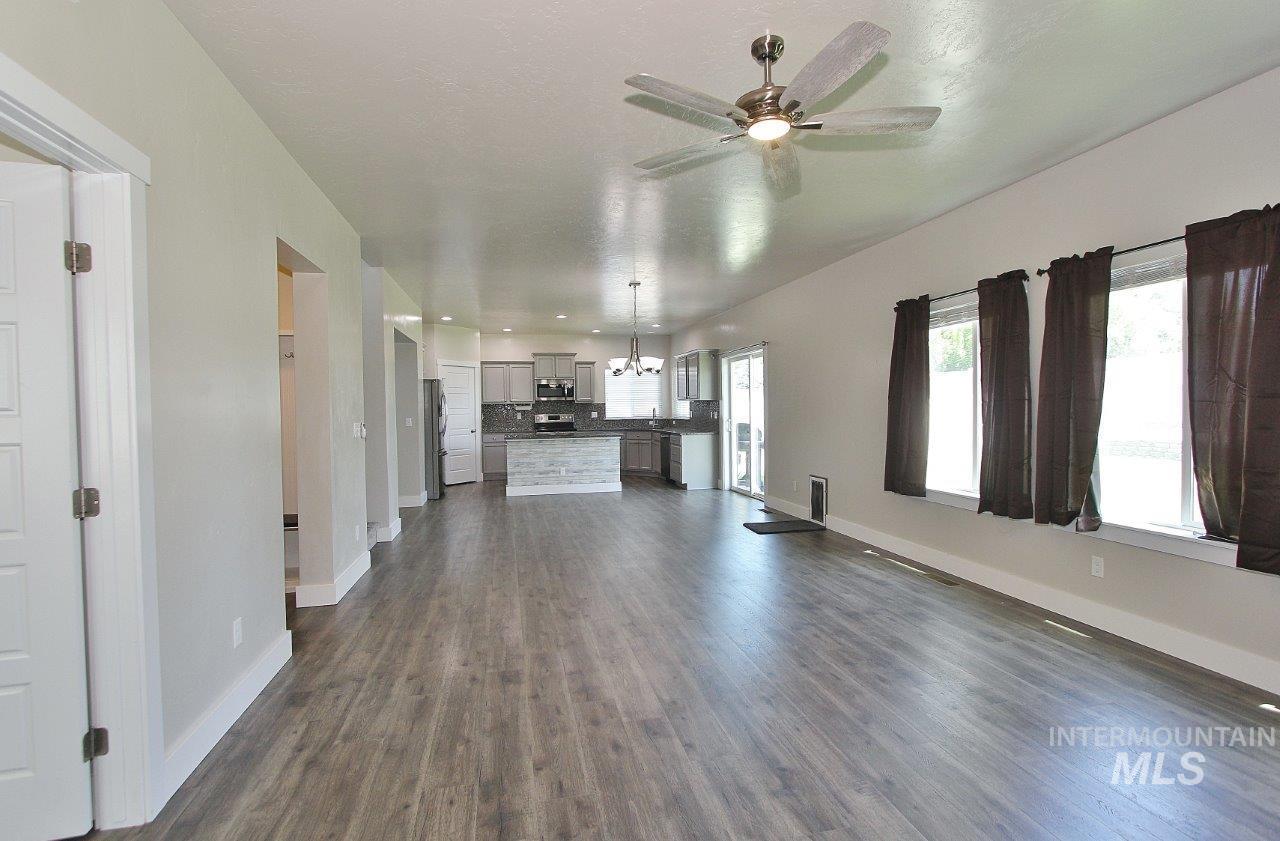 4082 S Murlo Ave, Meridian, Idaho 83642, 4 Bedrooms, 2.5 Bathrooms, Residential For Sale, Price $539,900, 98960116