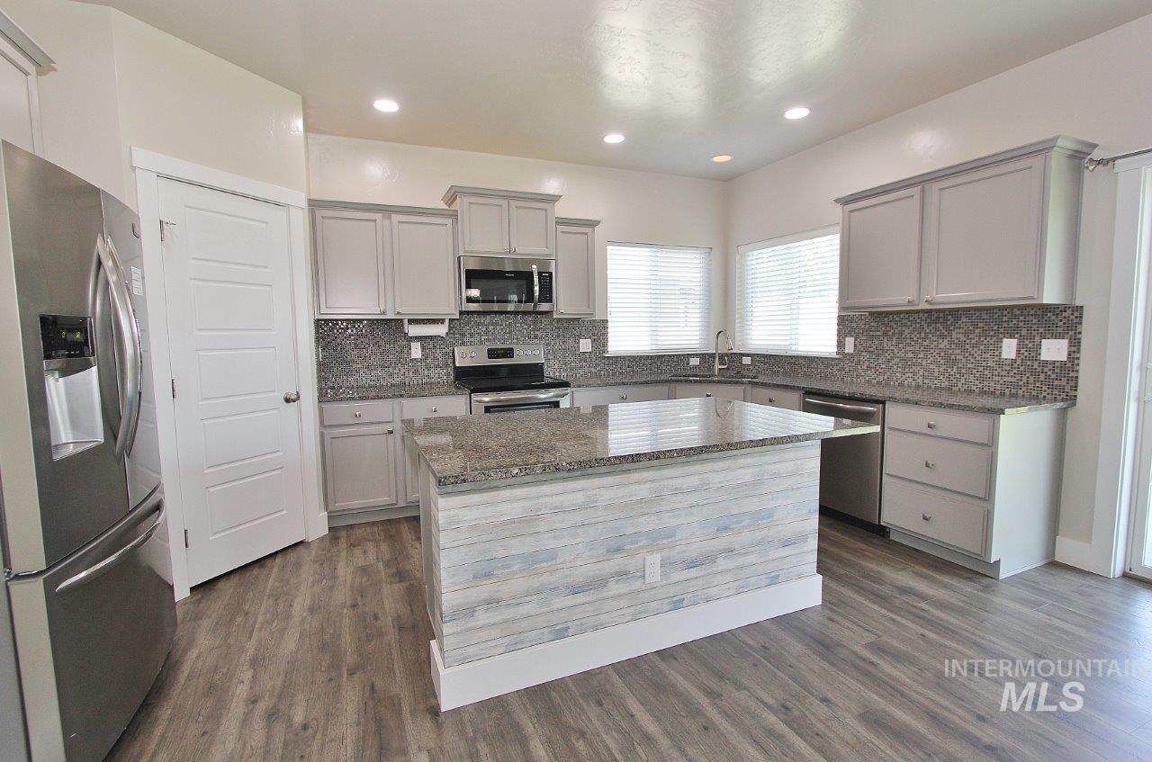 4082 S Murlo Ave, Meridian, Idaho 83642, 4 Bedrooms, 2.5 Bathrooms, Residential For Sale, Price $539,900, 98960116