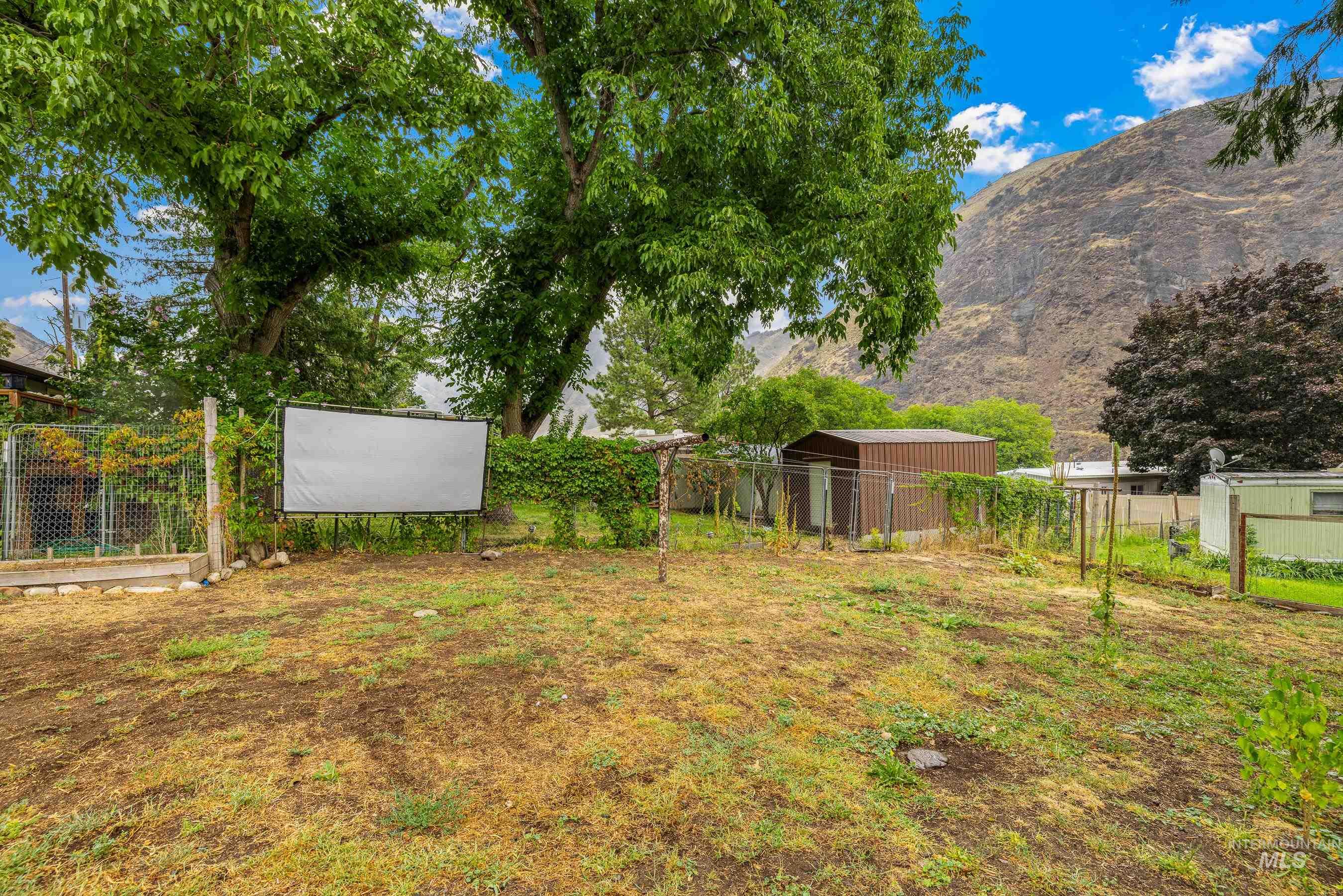 View of yard featuring a mountain view