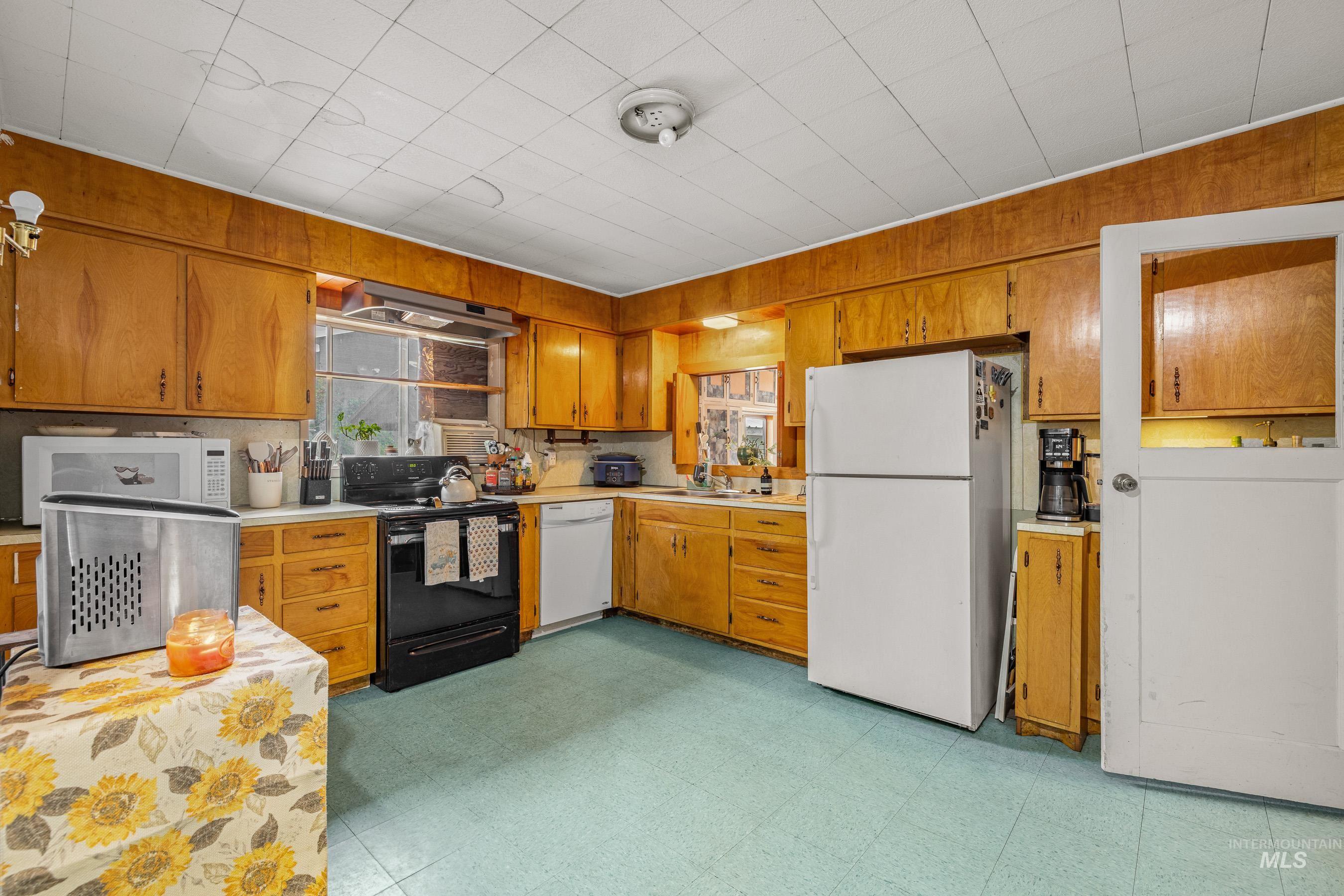 620 S Main Street, Riggins, Idaho 83549, 2 Bedrooms, 1 Bathroom, Residential For Sale, Price $450,000, 98960128