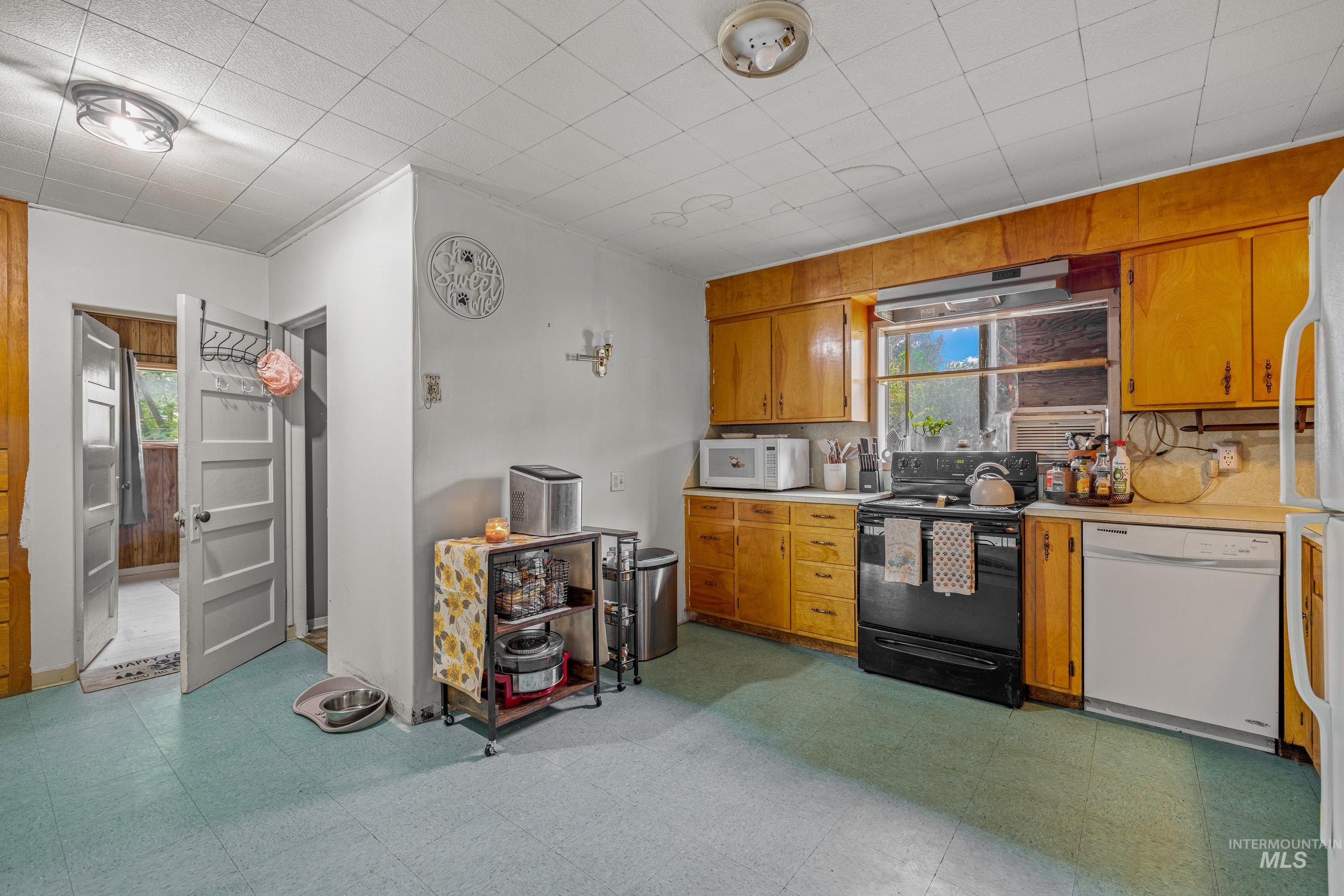 620 S Main Street, Riggins, Idaho 83549, 2 Bedrooms, 1 Bathroom, Residential For Sale, Price $450,000, 98960128