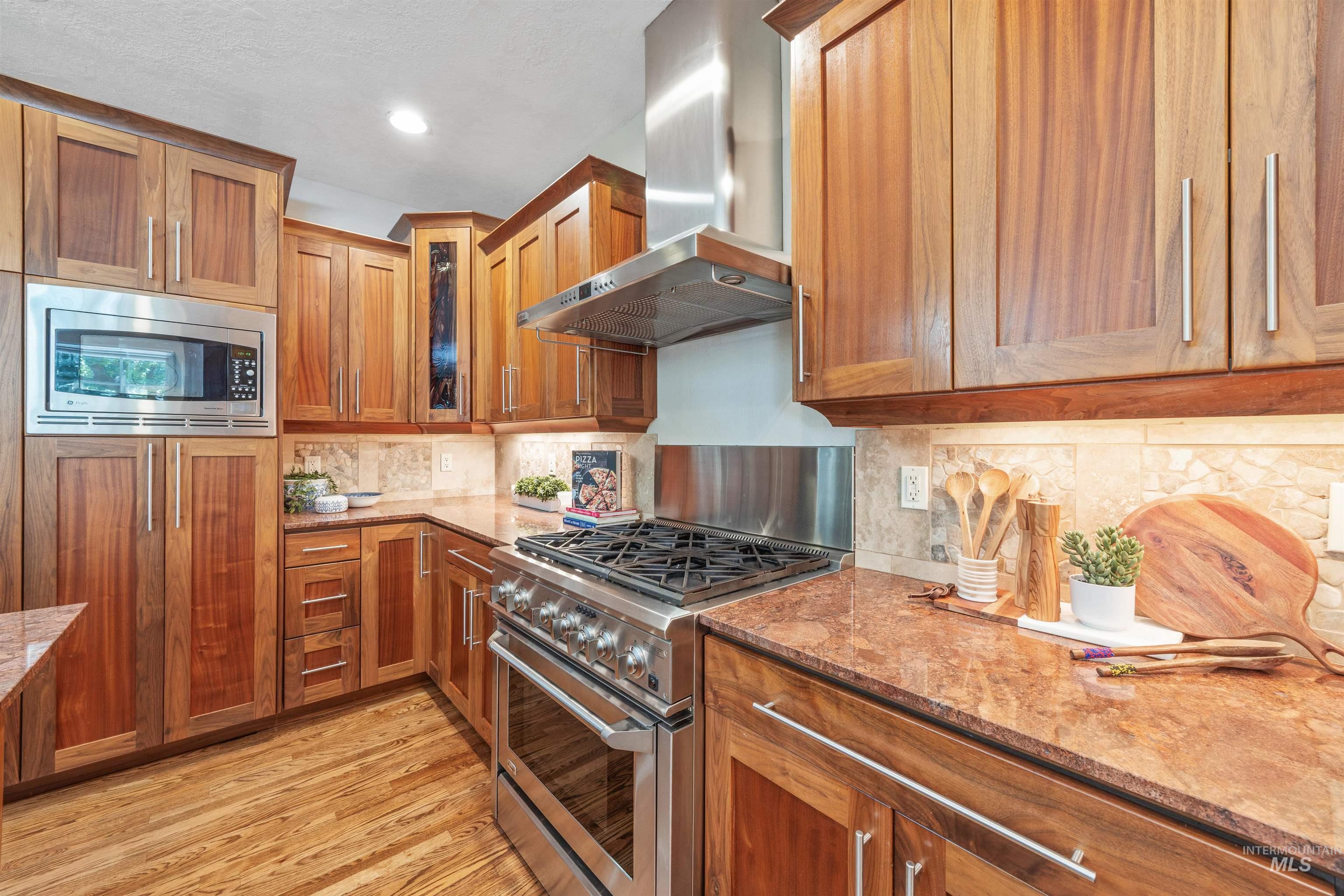 1689 E Stonybrook Court, Eagle, Idaho 83616, 4 Bedrooms, 3.5 Bathrooms, Residential For Sale, Price $1,190,000, 98960148