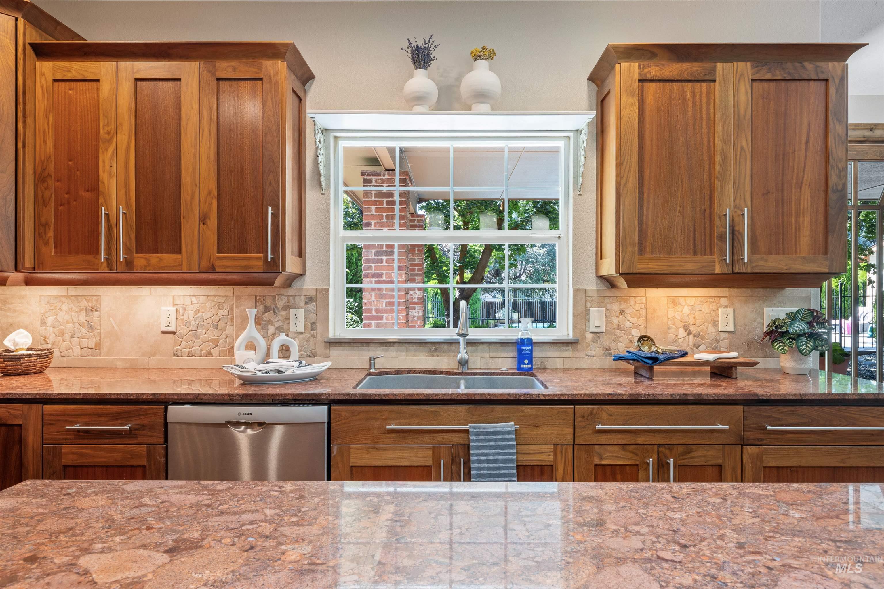 1689 E Stonybrook Court, Eagle, Idaho 83616, 4 Bedrooms, 3.5 Bathrooms, Residential For Sale, Price $1,190,000, 98960148