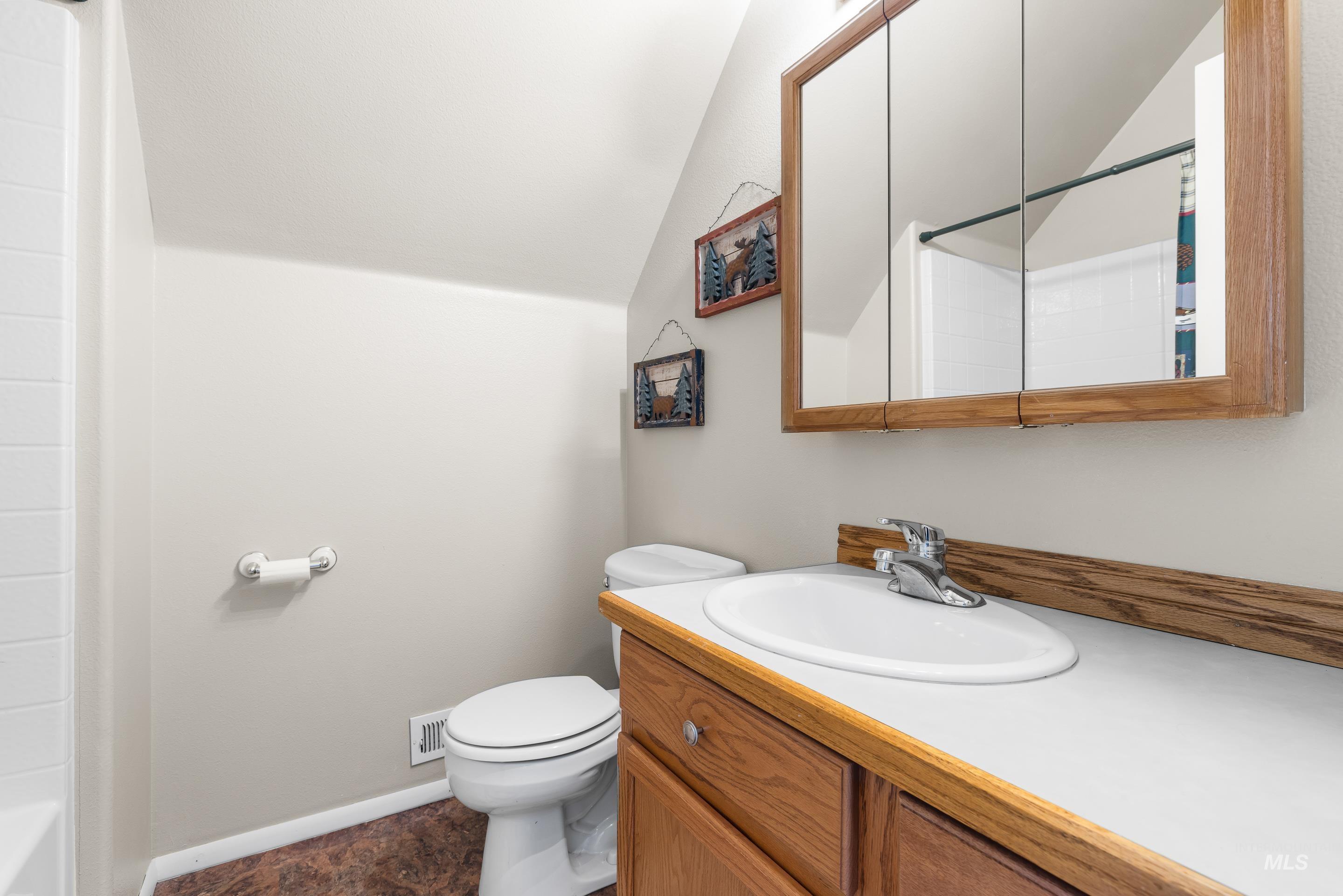 16 & 18 Middlefork Circle, Garden Valley, Idaho 83622, 3 Bedrooms, 2 Bathrooms, Residential For Sale, Price $949,900, 98960155