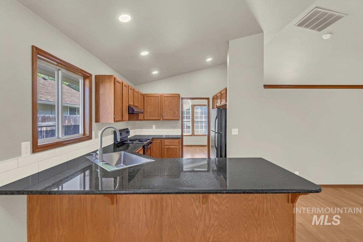 9936 W Holt St, Boise, Idaho 83704, 3 Bedrooms, 2 Bathrooms, Residential For Sale, Price $449,990, 98960160