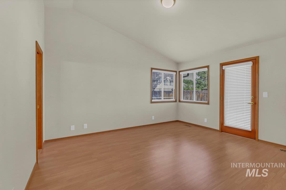 9936 W Holt St, Boise, Idaho 83704, 3 Bedrooms, 2 Bathrooms, Residential For Sale, Price $449,990, 98960160