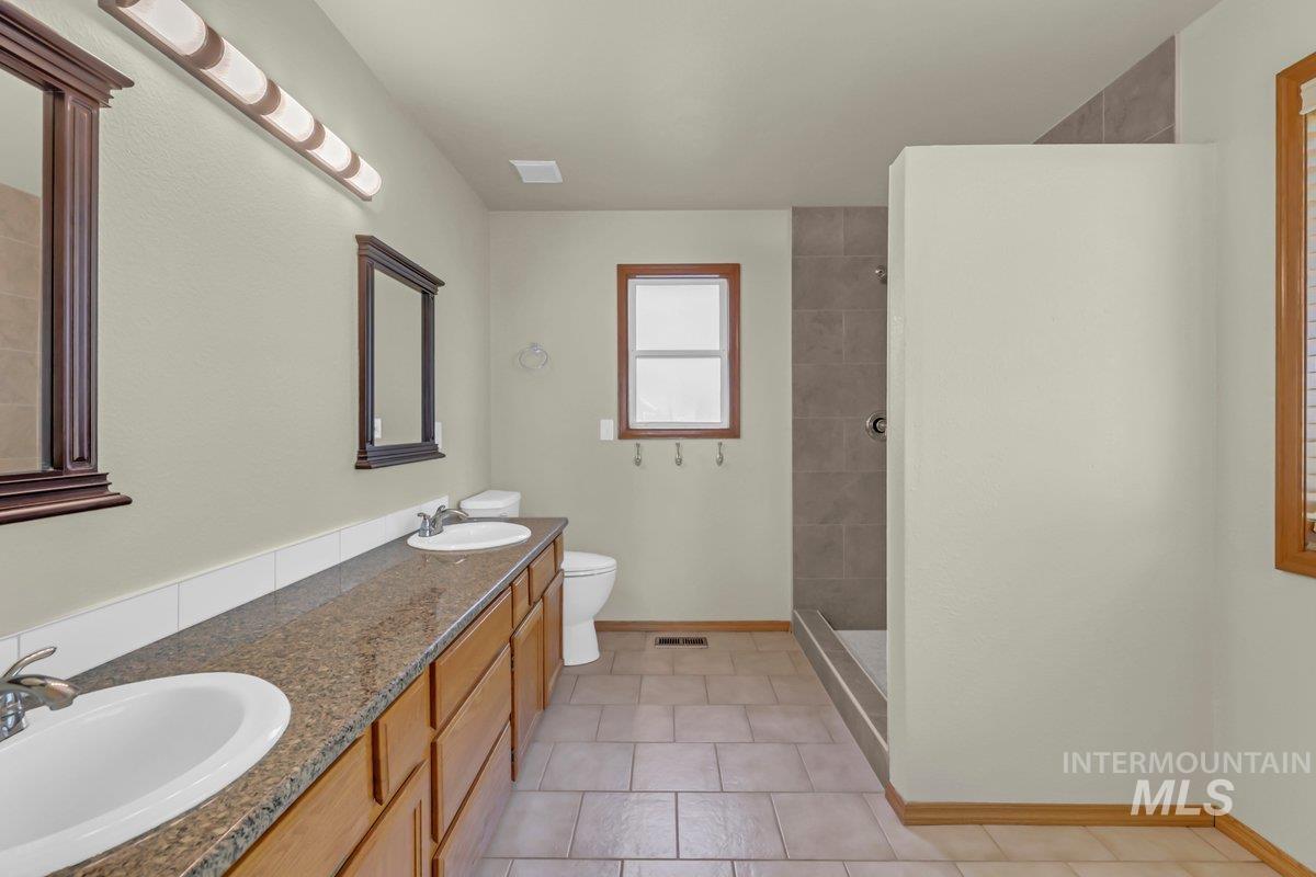 9936 W Holt St, Boise, Idaho 83704, 3 Bedrooms, 2 Bathrooms, Residential For Sale, Price $449,990, 98960160