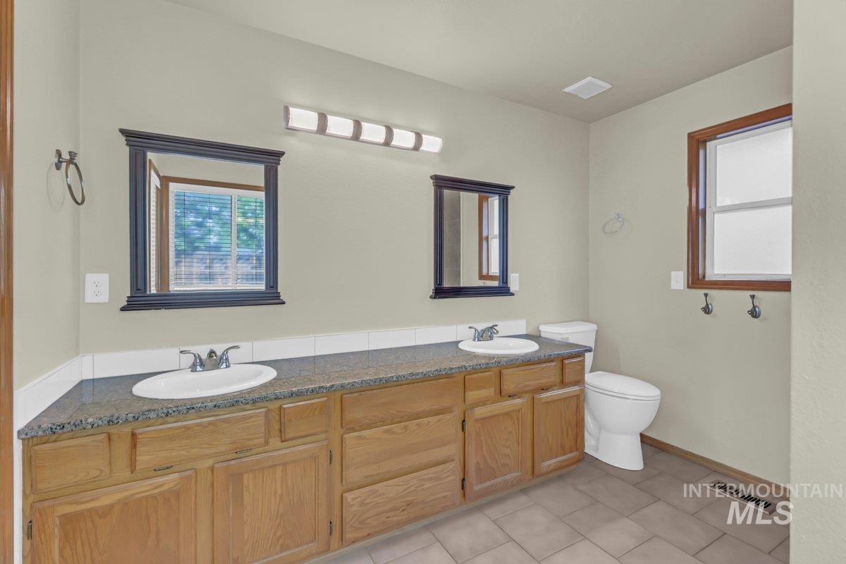 9936 W Holt St, Boise, Idaho 83704, 3 Bedrooms, 2 Bathrooms, Residential For Sale, Price $449,990, 98960160