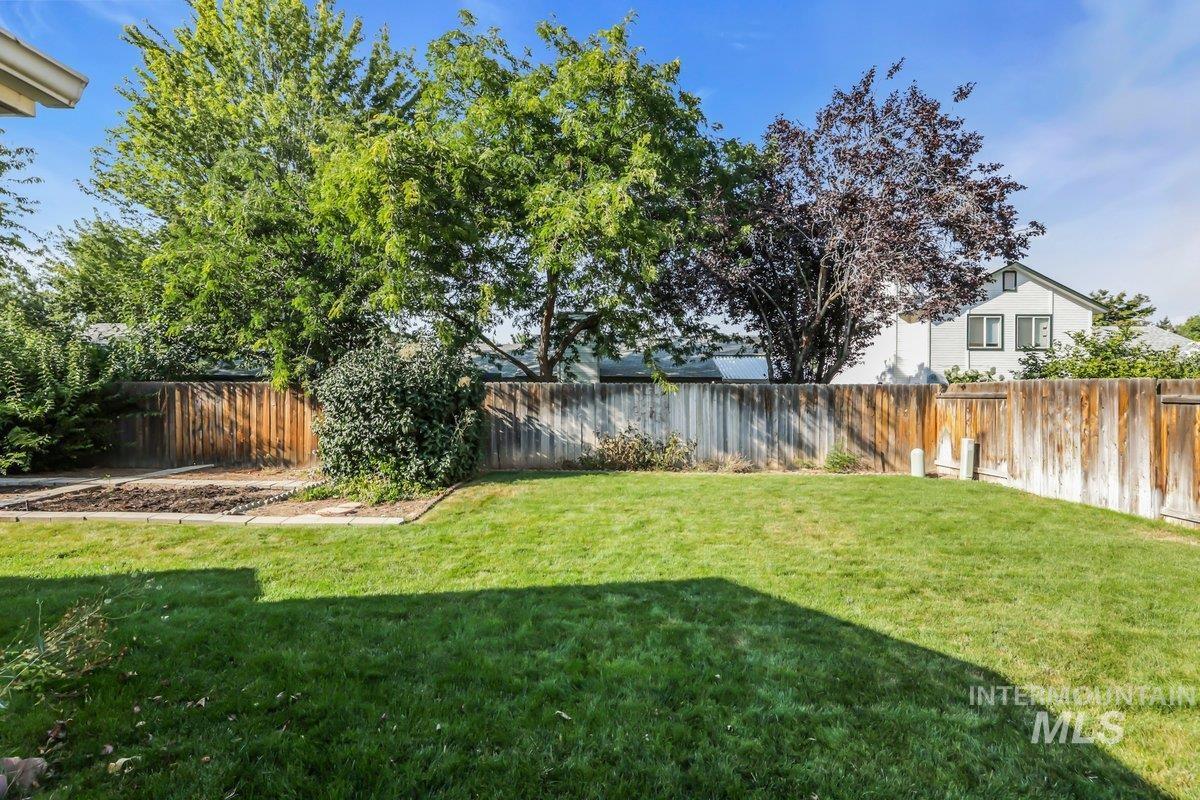 9936 W Holt St, Boise, Idaho 83704, 3 Bedrooms, 2 Bathrooms, Residential For Sale, Price $449,990, 98960160
