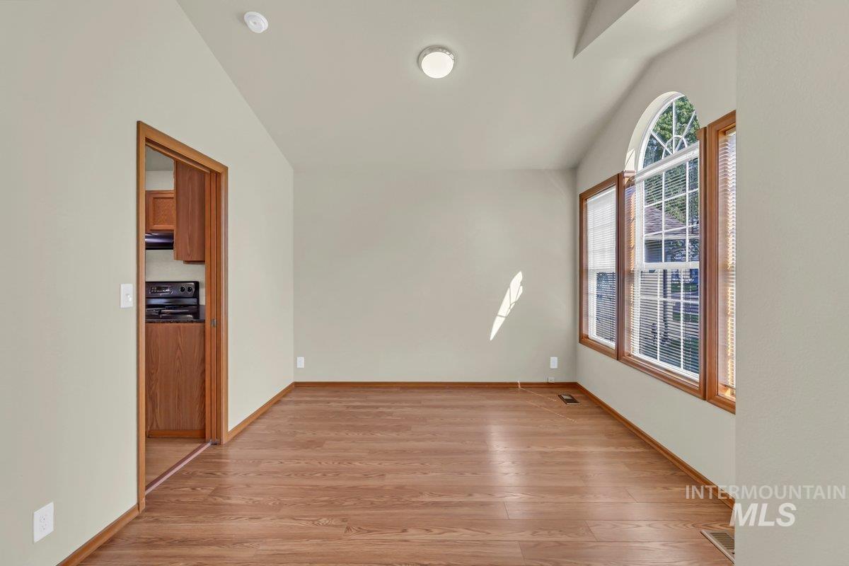 9936 W Holt St, Boise, Idaho 83704, 3 Bedrooms, 2 Bathrooms, Residential For Sale, Price $449,990, 98960160