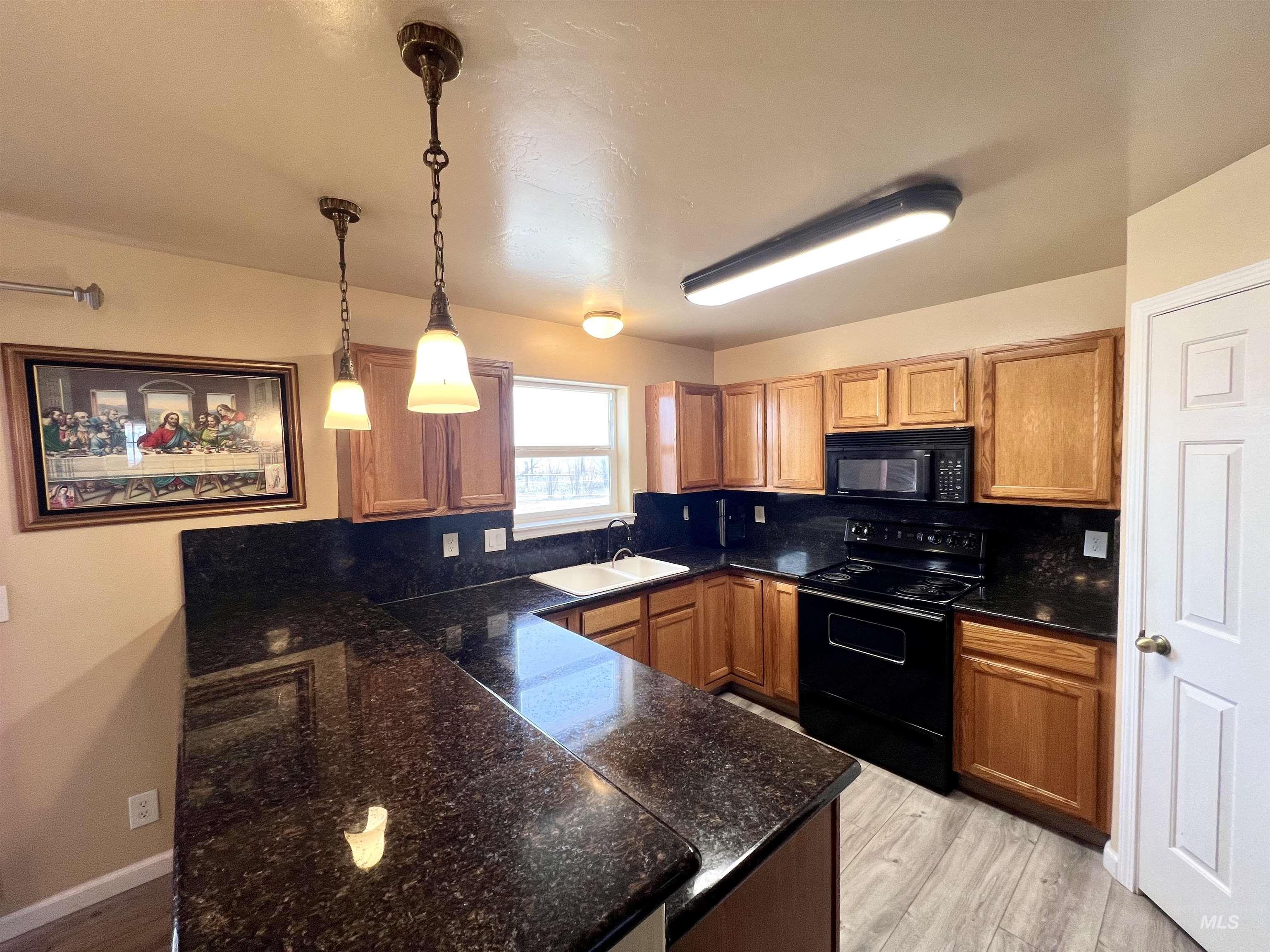 842 W 400 S, Heyburn, Idaho 83336, 4 Bedrooms, 2 Bathrooms, Residential For Sale, Price $622,000, 98960161