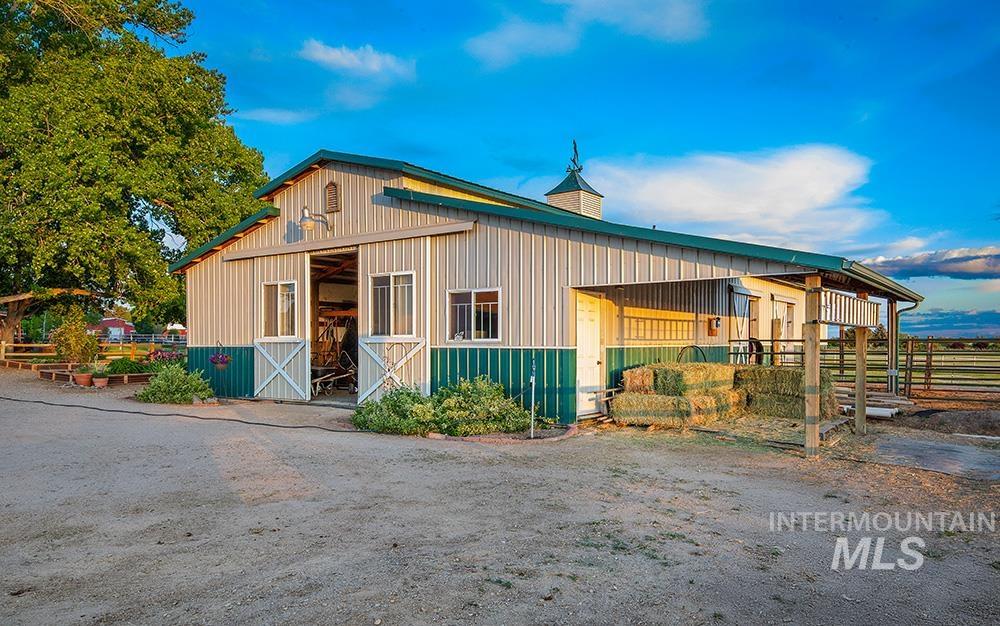 999 N Cow Horse Dr, Kuna, Idaho 83634, 5 Bedrooms, 3.5 Bathrooms, Residential For Sale, Price $1,790,000, 98960162