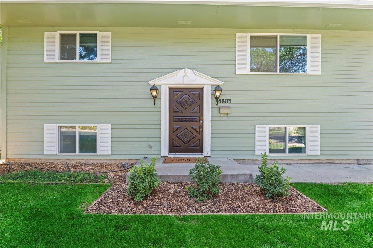 6803 W Pomona Rd, Boise, Idaho 83704, 4 Bedrooms, 2 Bathrooms, Residential For Sale, Price $549,900, 98960165