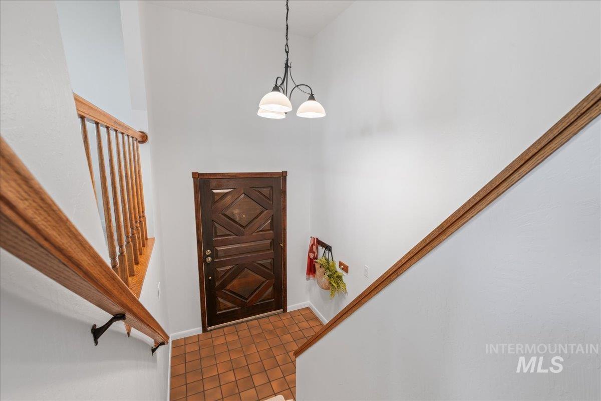 6803 W Pomona Rd, Boise, Idaho 83704, 4 Bedrooms, 2 Bathrooms, Residential For Sale, Price $549,900, 98960165