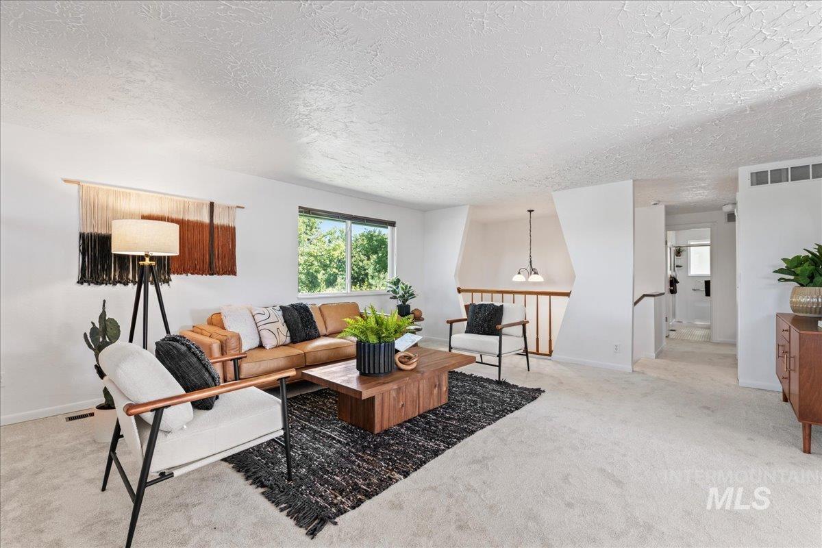 6803 W Pomona Rd, Boise, Idaho 83704, 4 Bedrooms, 2 Bathrooms, Residential For Sale, Price $549,900, 98960165