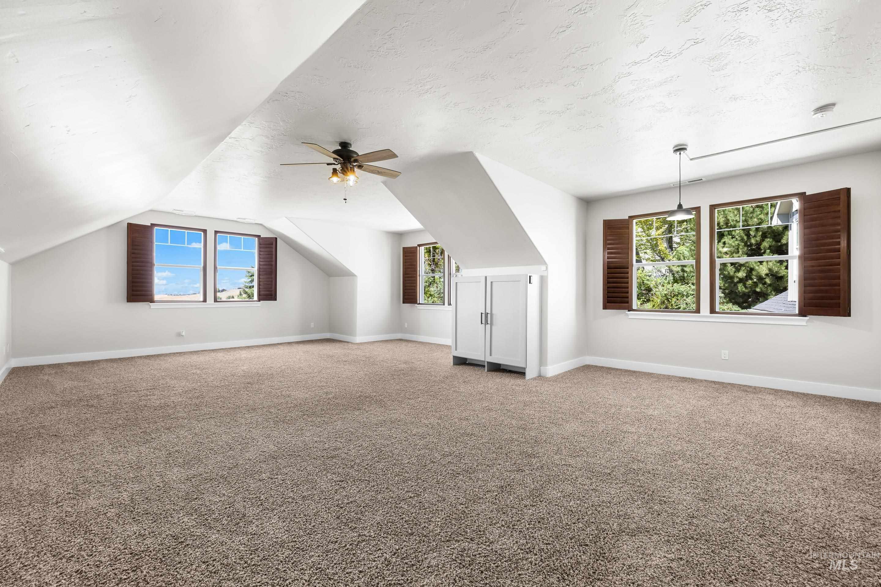 11950 W Deep Canyon Dr, Star, Idaho 83669-5700, 5 Bedrooms, 4 Bathrooms, Residential For Sale, Price $1,250,000, 98960201