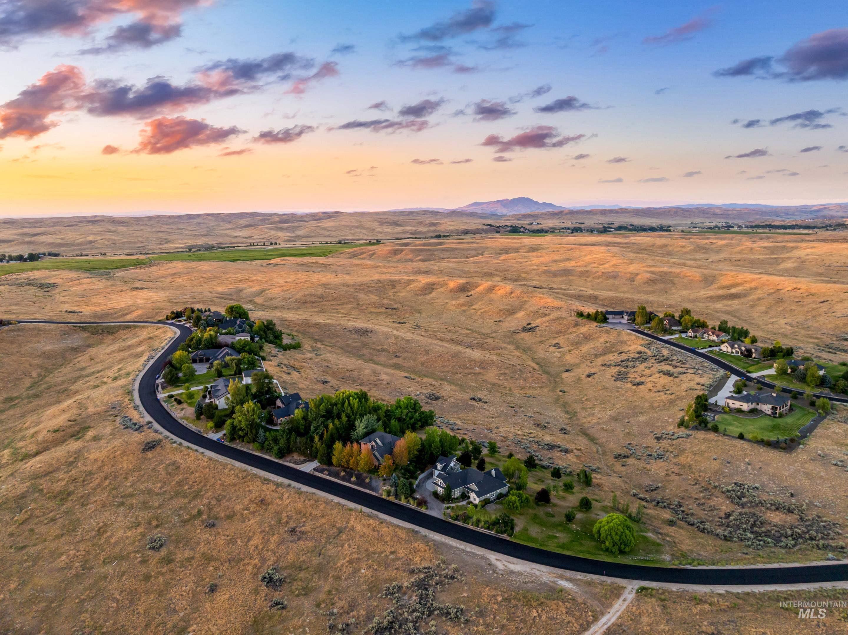 11950 W Deep Canyon Dr, Star, Idaho 83669-5700, 5 Bedrooms, 4 Bathrooms, Residential For Sale, Price $1,250,000, 98960201