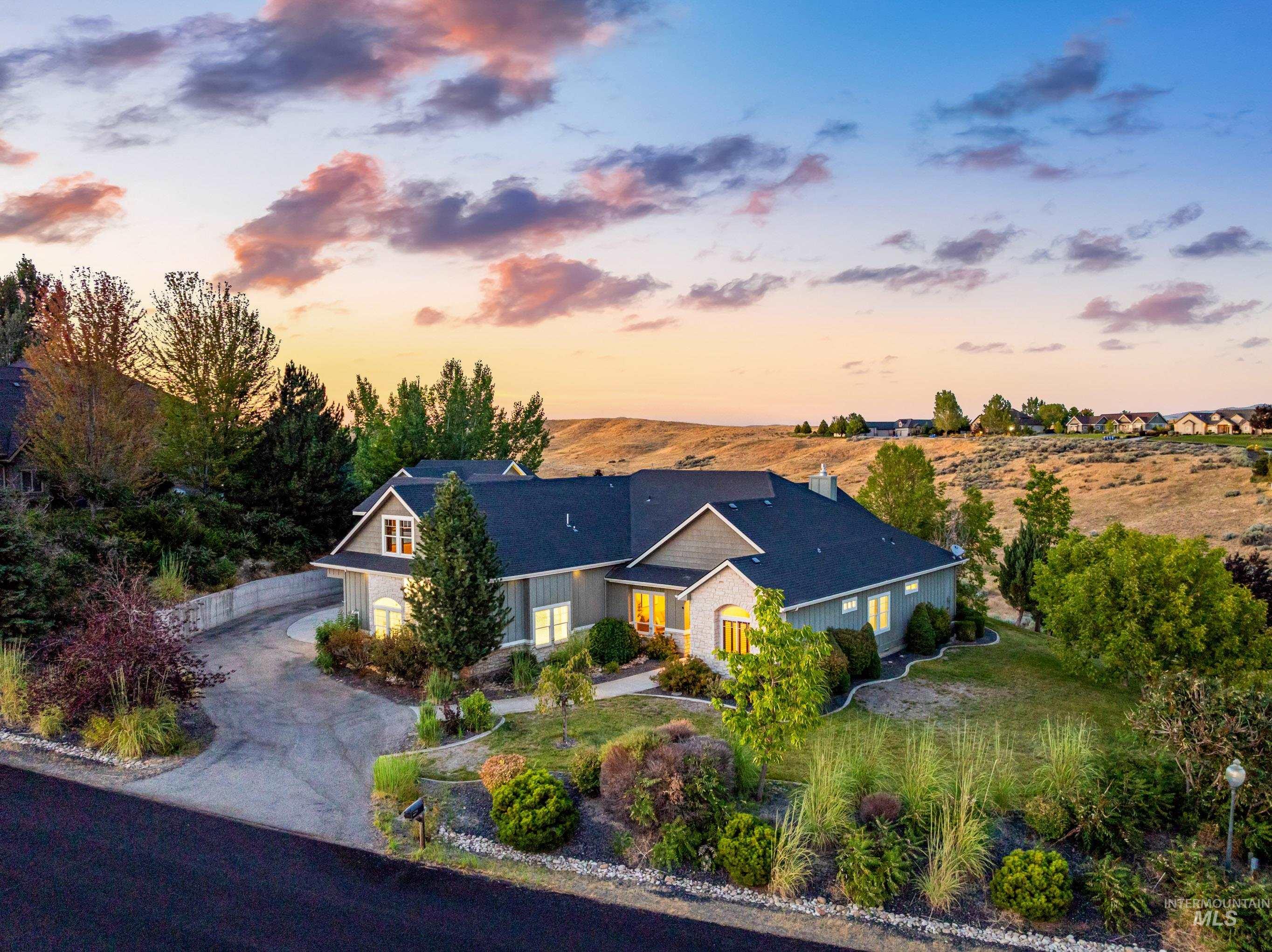 11950 W Deep Canyon Dr, Star, Idaho 83669-5700, 5 Bedrooms, 4 Bathrooms, Residential For Sale, Price $1,250,000, 98960201