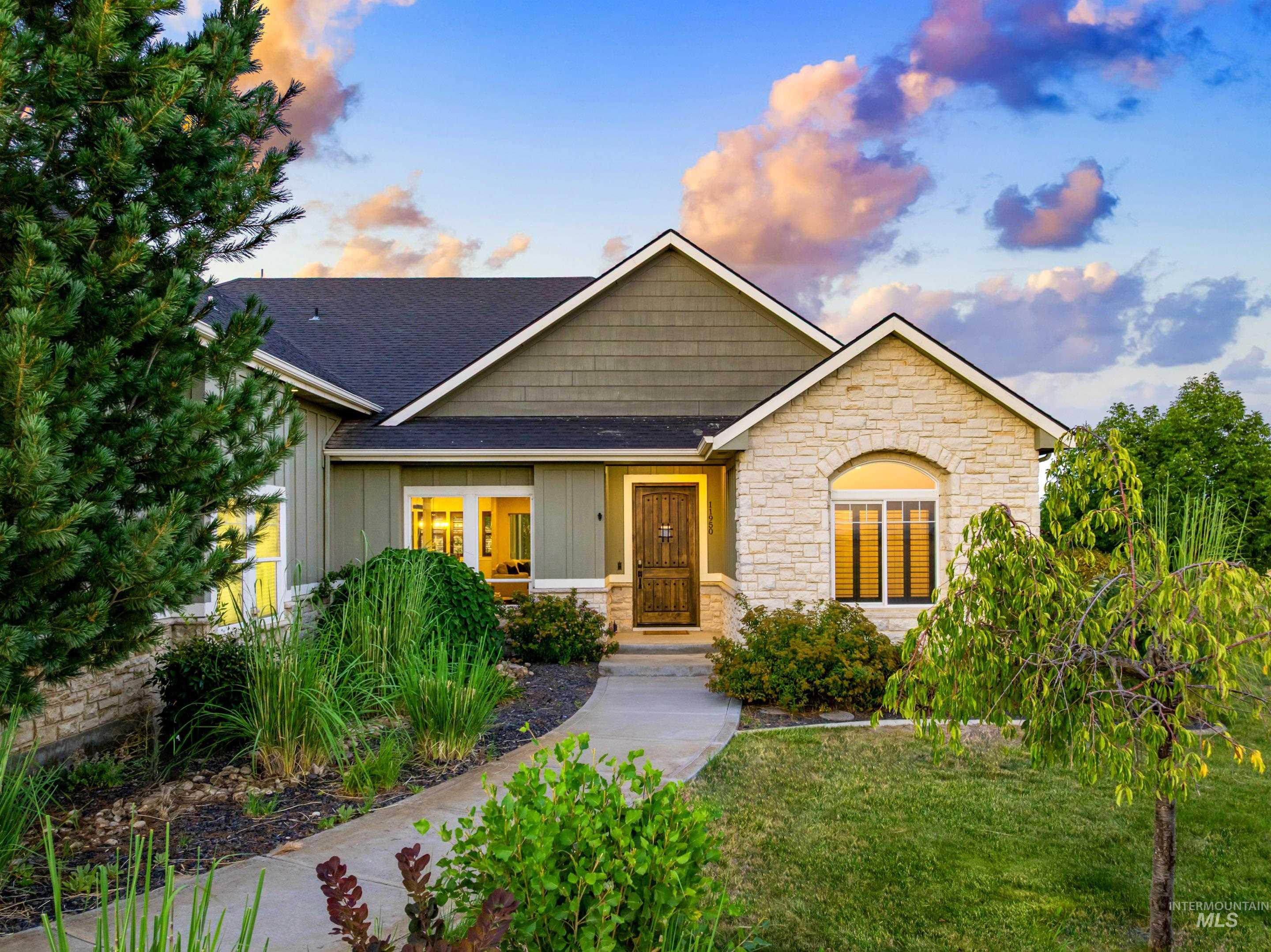 11950 W Deep Canyon Dr, Star, Idaho 83669-5700, 5 Bedrooms, 4 Bathrooms, Residential For Sale, Price $1,250,000, 98960201