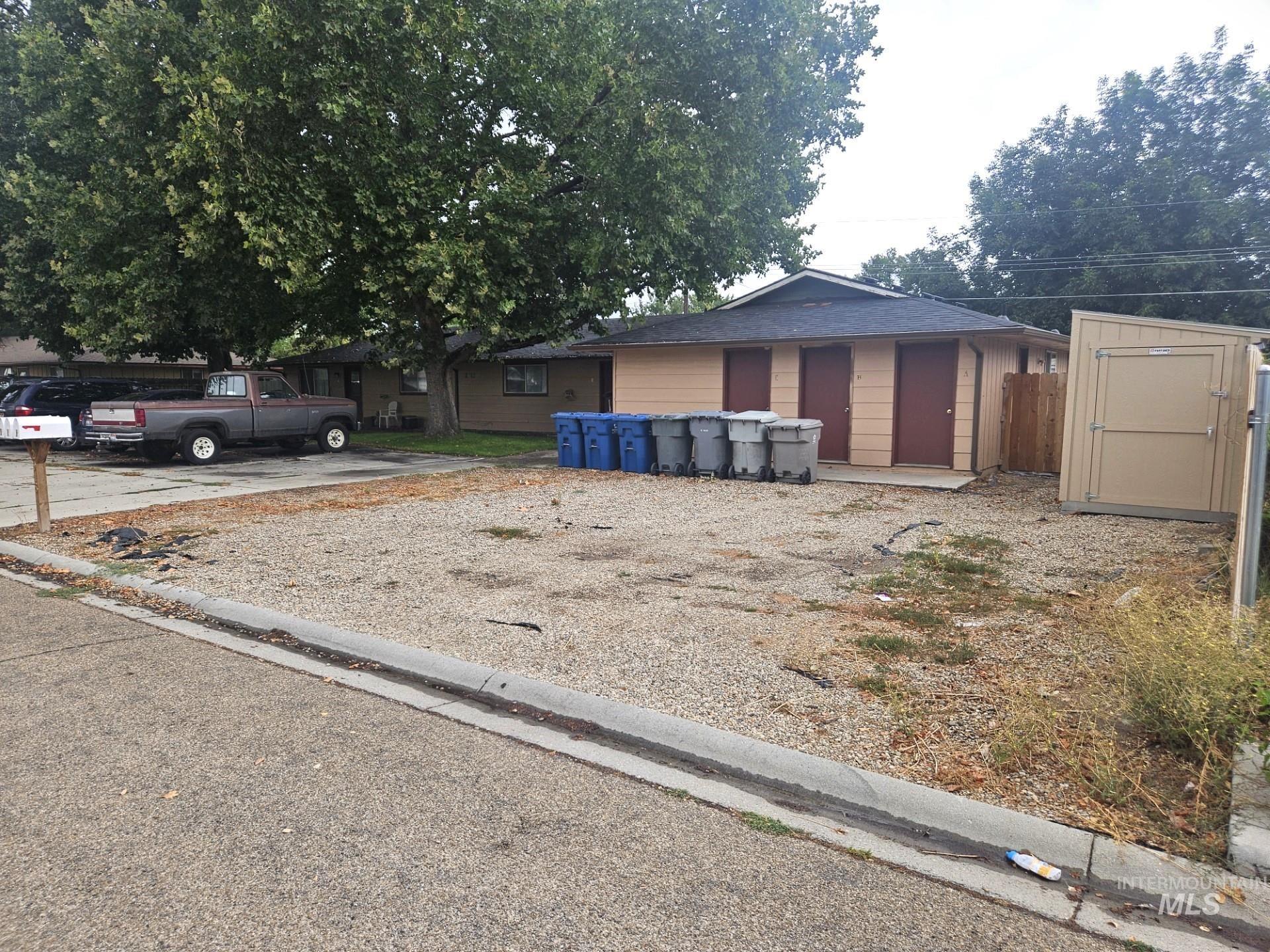 2915 Owyhee Lane, Caldwell, Idaho 83605, 2 Bedrooms, 1 Bathroom, Residential Income For Sale, Price $550,000, 98960207