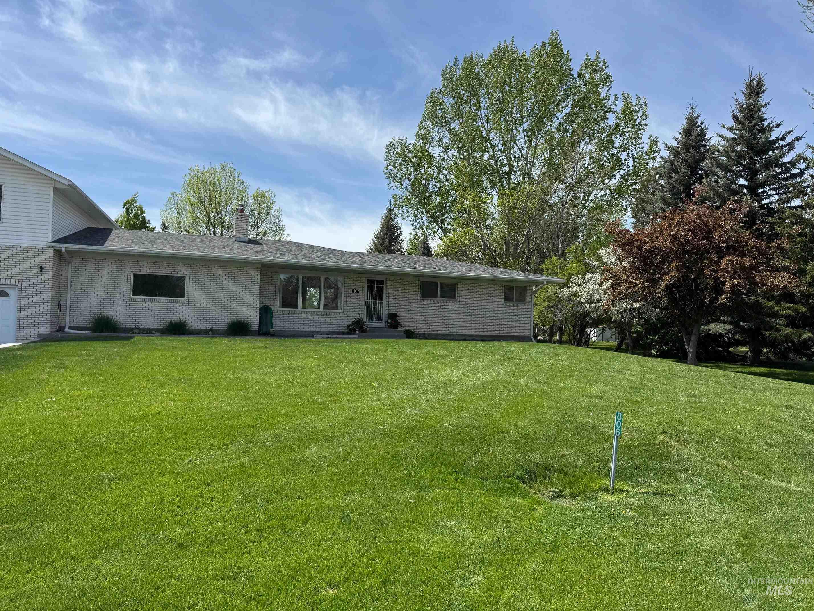 806 N 650 E, Basalt, Idaho 83218, 5 Bedrooms, 3 Bathrooms, Residential For Sale, Price $685,000, 98960209