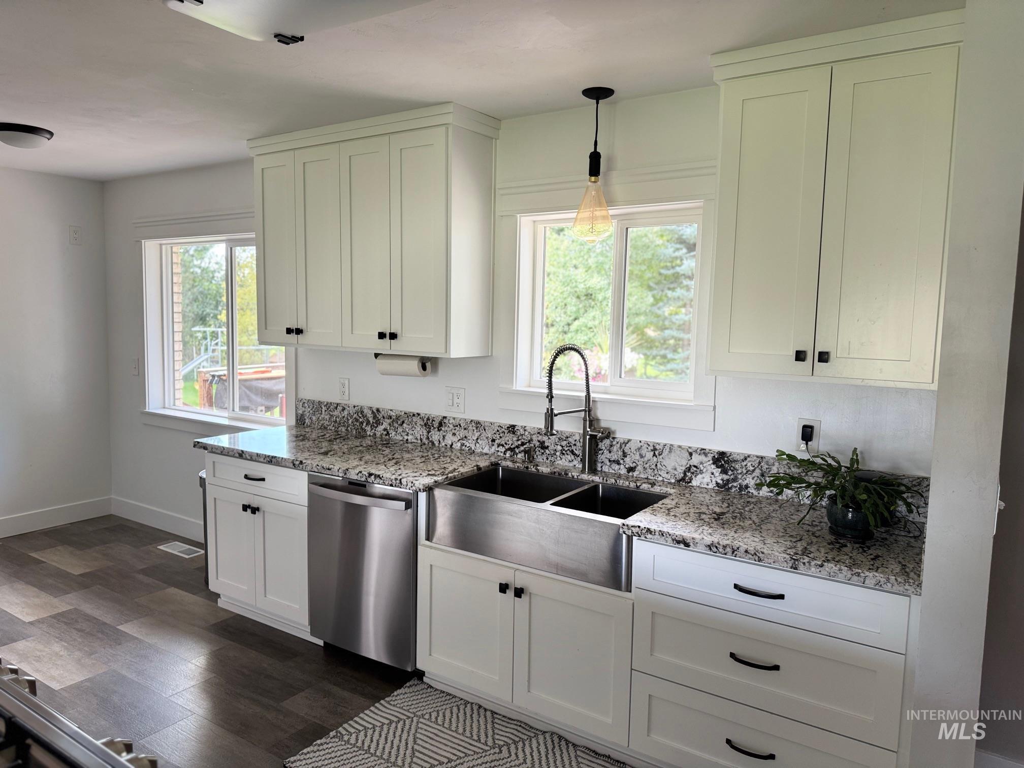 806 N 650 E, Basalt, Idaho 83218, 5 Bedrooms, 3 Bathrooms, Residential For Sale, Price $685,000, 98960209