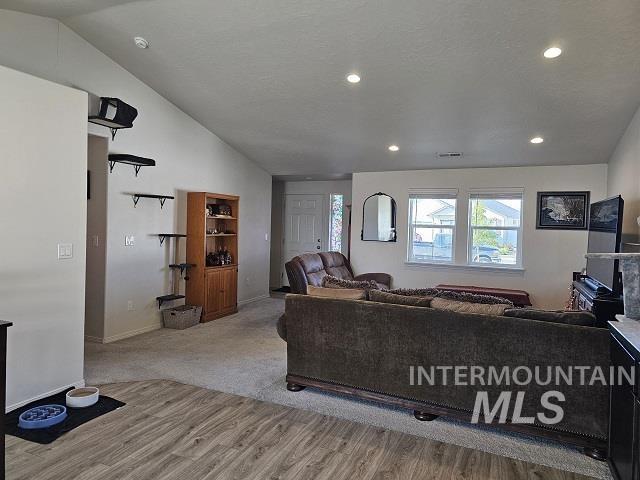 18560 White Rose Pl, Nampa, Idaho 83687, 3 Bedrooms, 2 Bathrooms, Residential For Sale, Price $385,000, 98960210