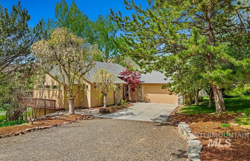 8425 W Spring Creek Way, Boise, Idaho 83714, 3 Bedrooms, 3 Bathrooms, Residential For Sale, Price $1,149,000, 98960212