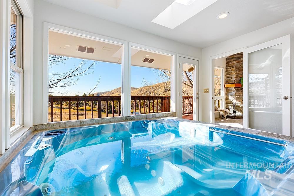 8425 W Spring Creek Way, Boise, Idaho 83714, 3 Bedrooms, 3 Bathrooms, Residential For Sale, Price $1,149,000, 98960212