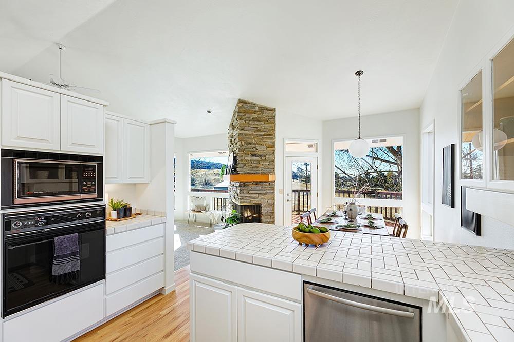 8425 W Spring Creek Way, Boise, Idaho 83714, 3 Bedrooms, 3 Bathrooms, Residential For Sale, Price $1,149,000, 98960212