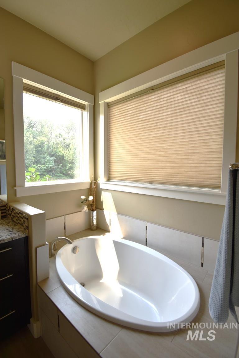 1193 E Lone Shore Dr, Eagle, Idaho 83616, 3 Bedrooms, 2 Bathrooms, Rental For Rent, Price $3,000, 98960221