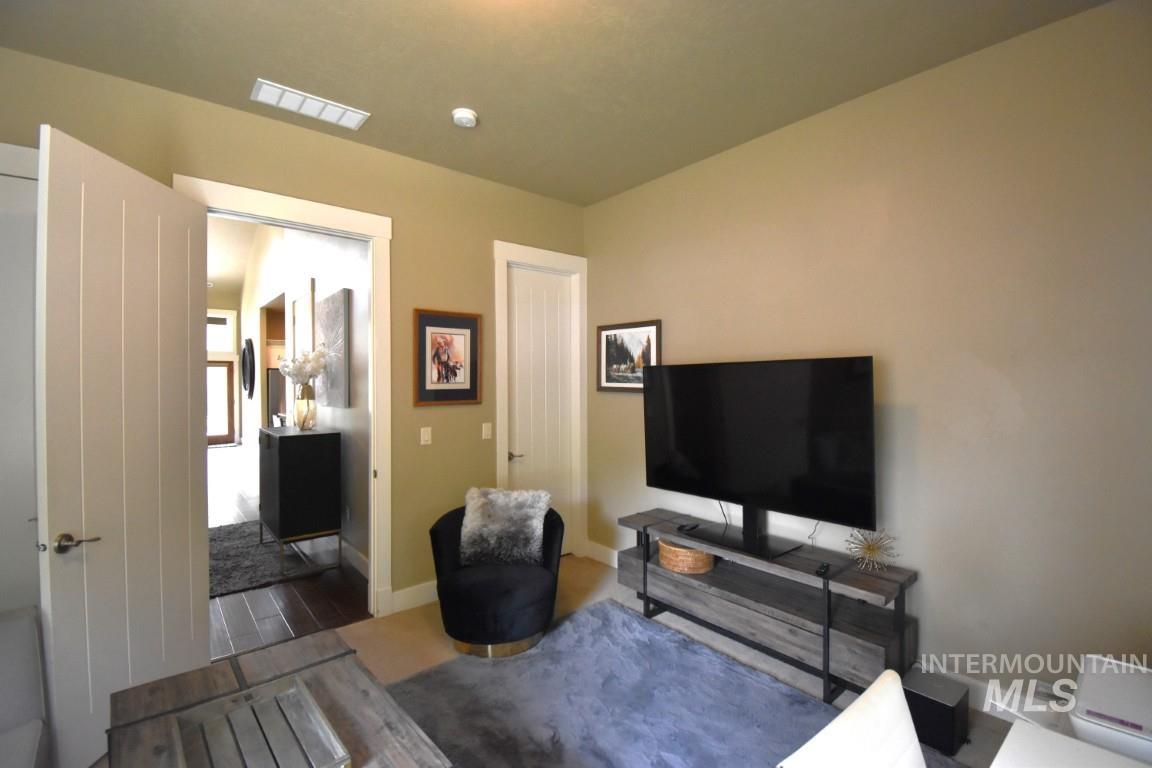 1193 E Lone Shore Dr, Eagle, Idaho 83616, 3 Bedrooms, 2 Bathrooms, Rental For Rent, Price $3,000, 98960221