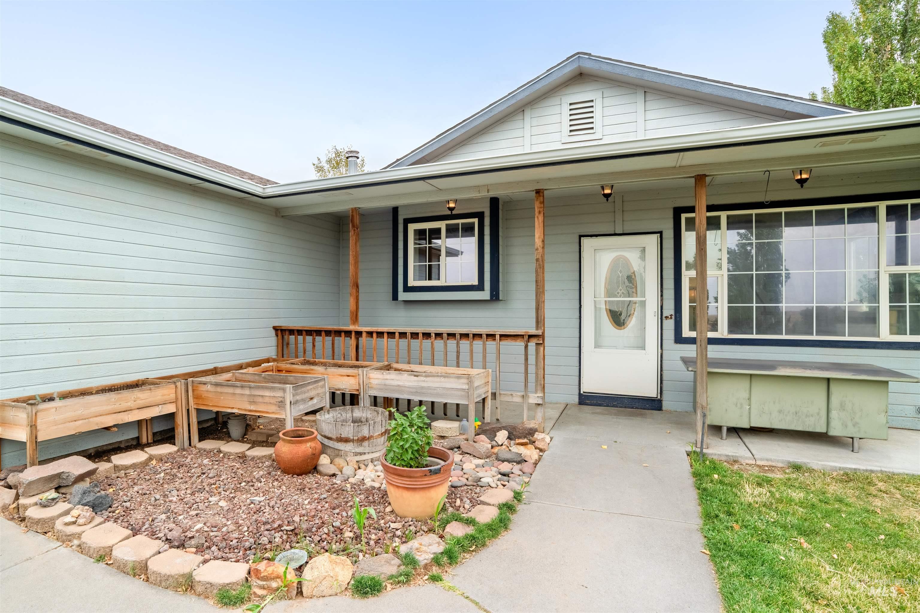 6600 SW Jarvis Drive, Mountain Home, Idaho 83647, 3 Bedrooms, 2 Bathrooms, Residential For Sale, Price $473,900, 98960228