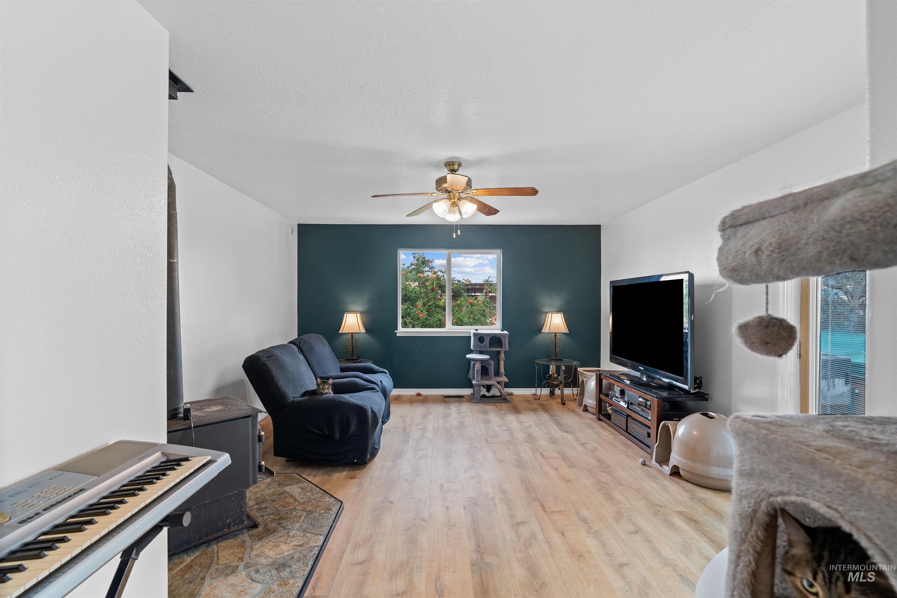 6600 SW Jarvis Drive, Mountain Home, Idaho 83647, 3 Bedrooms, 2 Bathrooms, Residential For Sale, Price $473,900, 98960228