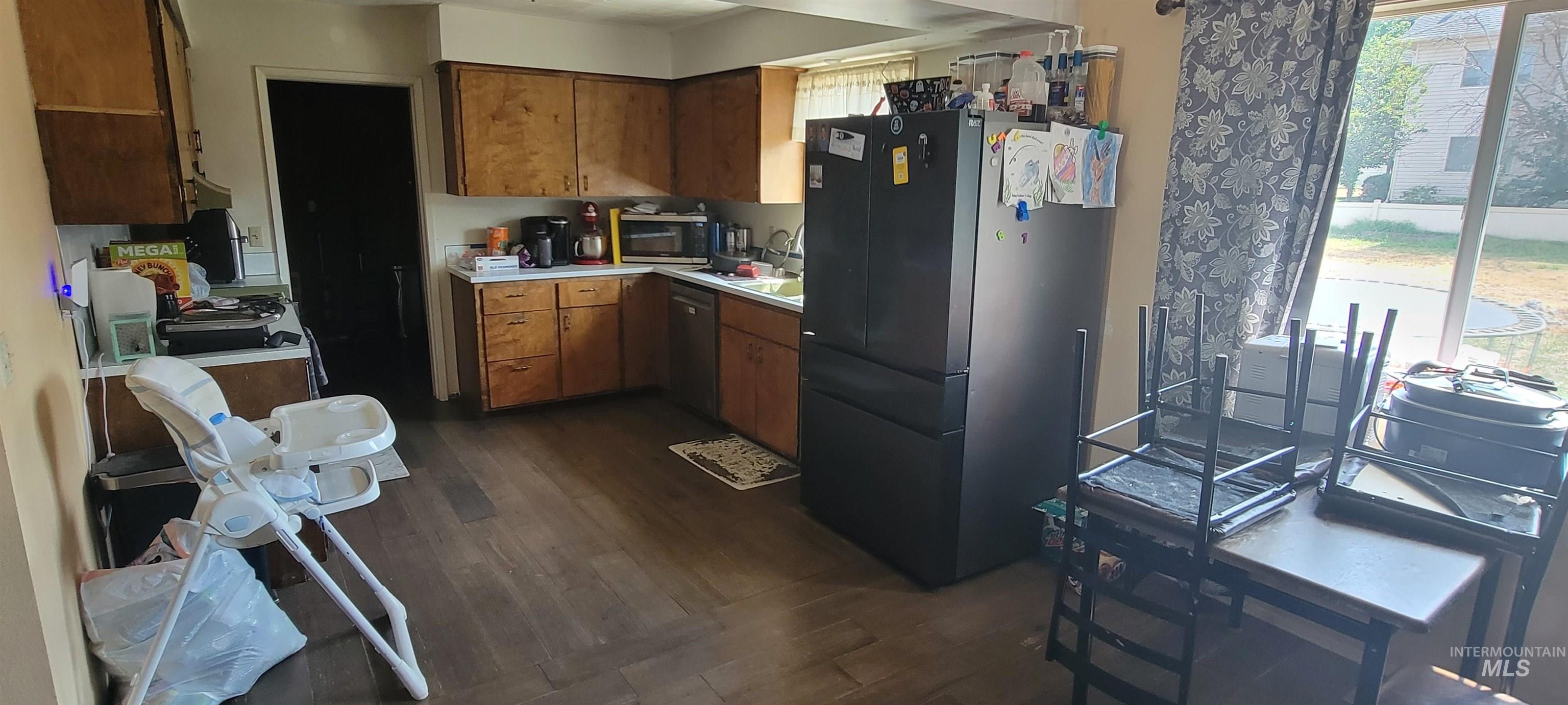 910 Bryden Ave, Lewiston, Idaho 83501, 4 Bedrooms, 2.5 Bathrooms, Residential For Sale, Price $325,000, 98960229