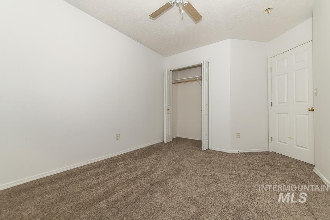 2504 S Bluegrass Ave., Nampa, Idaho 83686, 4 Bedrooms, 2.5 Bathrooms, Residential For Sale, Price $339,999, 98960231