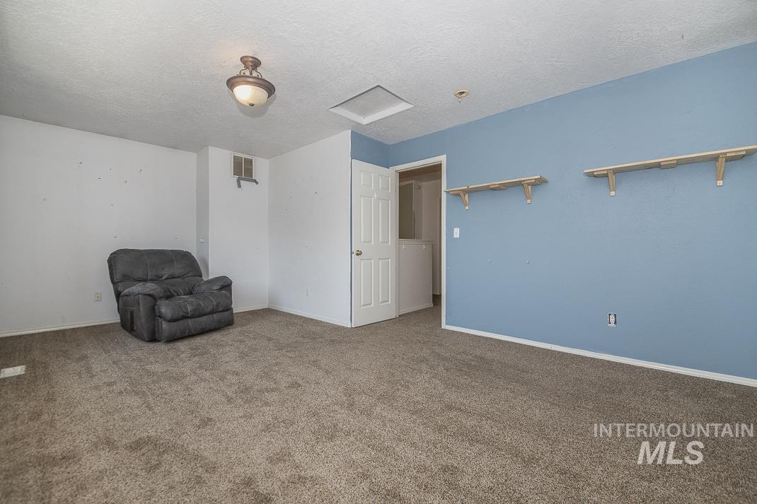 2504 S Bluegrass Ave., Nampa, Idaho 83686, 4 Bedrooms, 2.5 Bathrooms, Residential For Sale, Price $339,999, 98960231