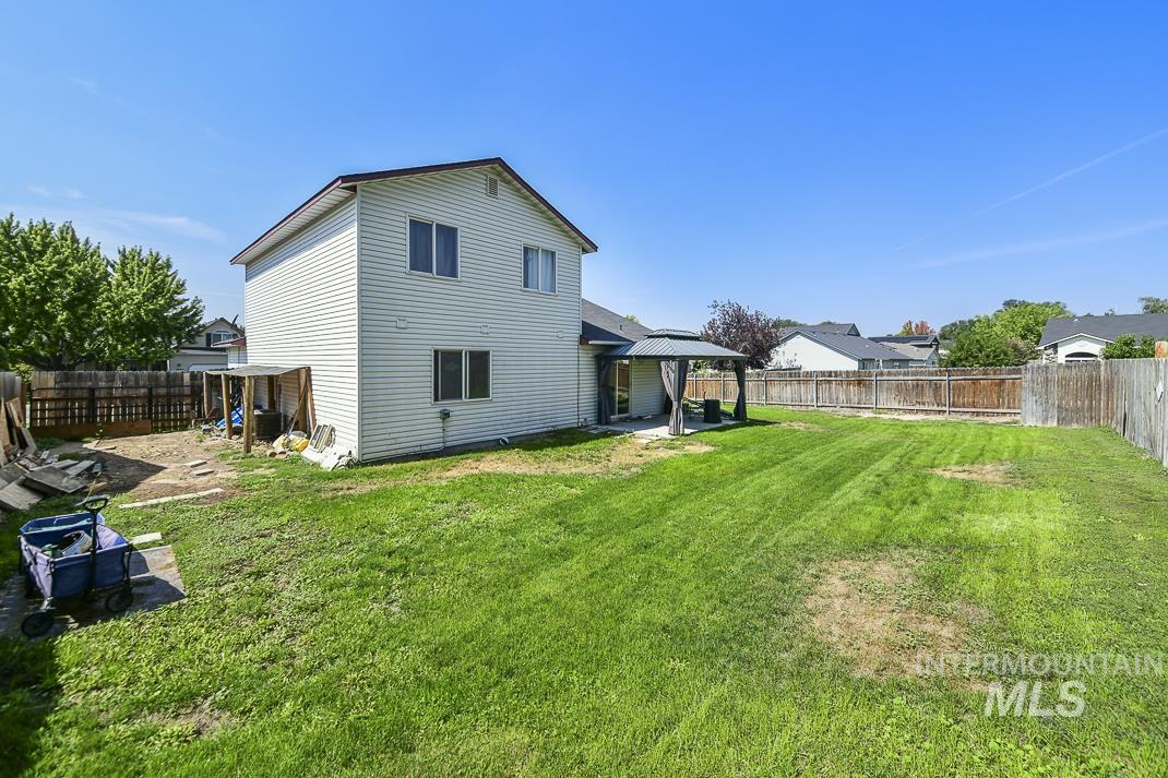 2504 S Bluegrass Ave., Nampa, Idaho 83686, 4 Bedrooms, 2.5 Bathrooms, Residential For Sale, Price $339,999, 98960231