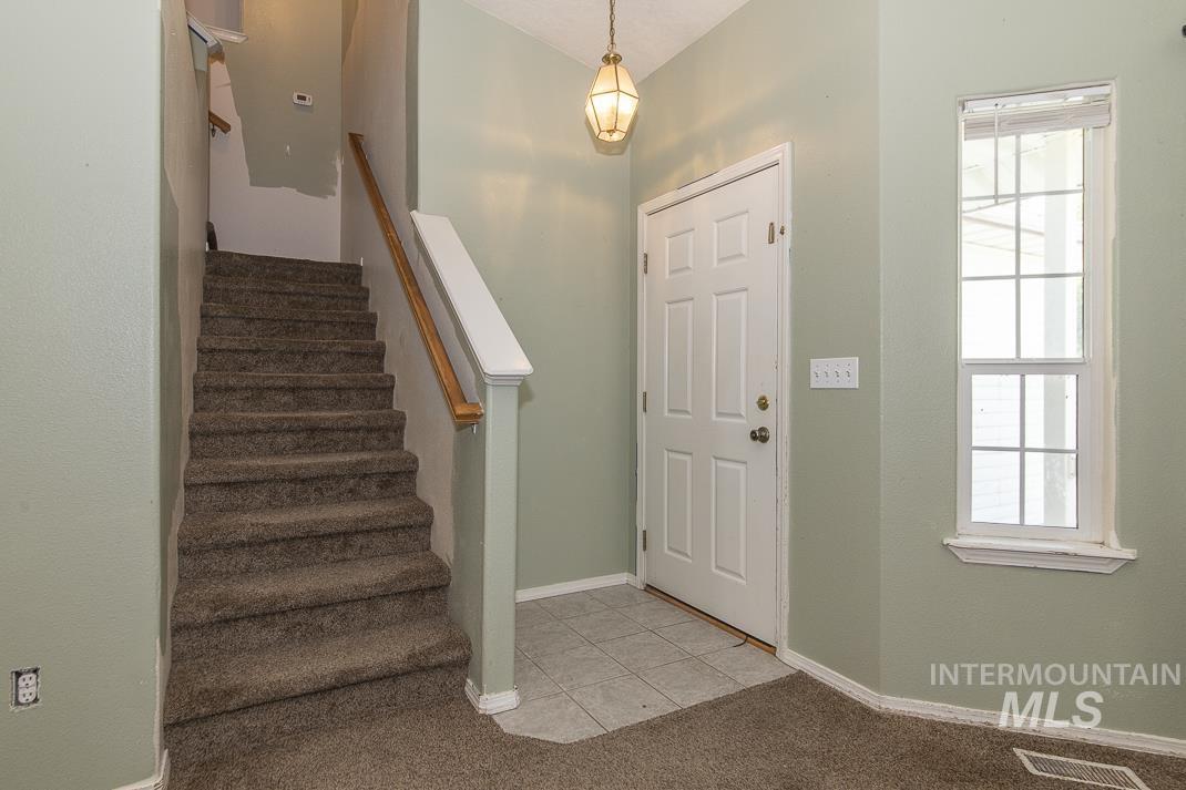 2504 S Bluegrass Ave., Nampa, Idaho 83686, 4 Bedrooms, 2.5 Bathrooms, Residential For Sale, Price $339,999, 98960231