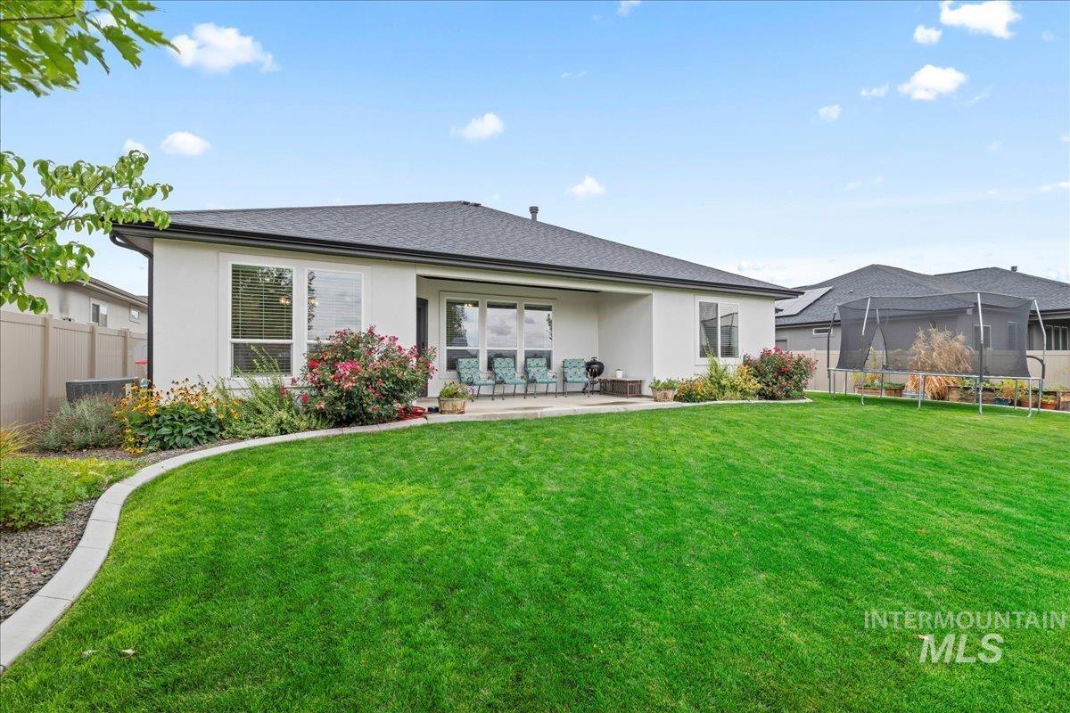 1722 N Peakhurt Ave, Kuna, Idaho 83634, 3 Bedrooms, 2 Bathrooms, Residential For Sale, Price $599,000, 98960232