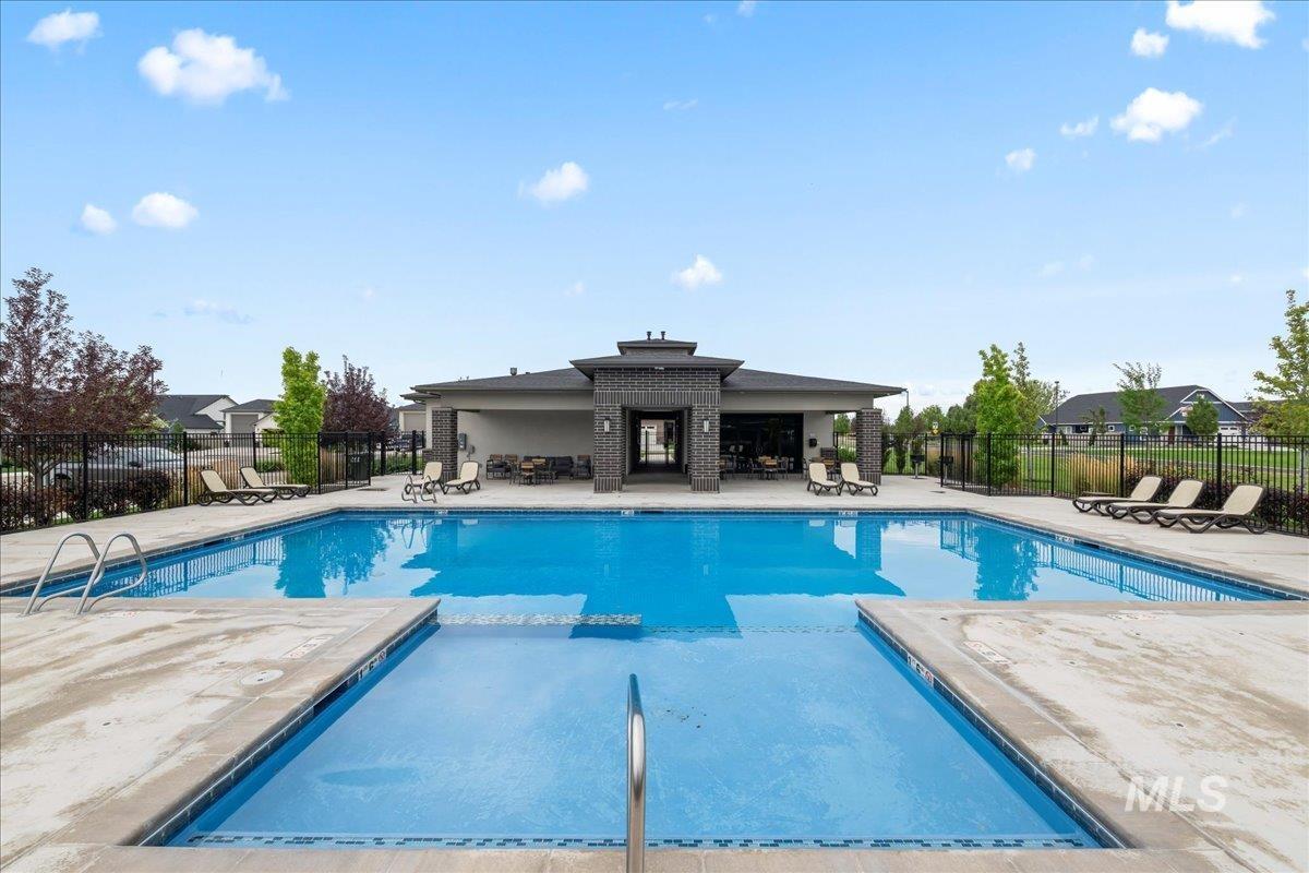 1722 N Peakhurt Ave, Kuna, Idaho 83634, 3 Bedrooms, 2 Bathrooms, Residential For Sale, Price $599,000, 98960232