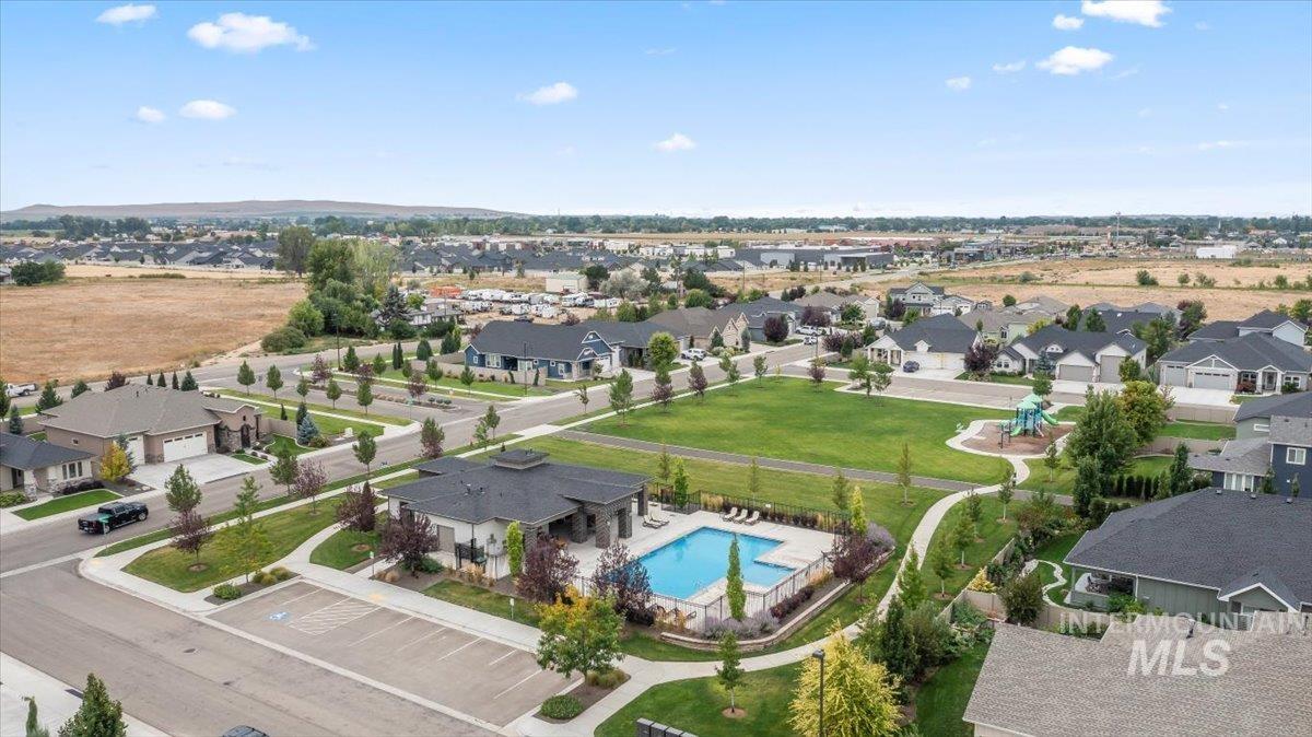 1722 N Peakhurt Ave, Kuna, Idaho 83634, 3 Bedrooms, 2 Bathrooms, Residential For Sale, Price $599,000, 98960232