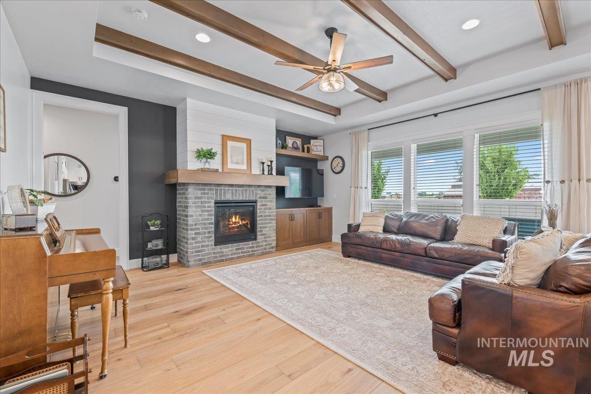 1722 N Peakhurt Ave, Kuna, Idaho 83634, 3 Bedrooms, 2 Bathrooms, Residential For Sale, Price $599,000, 98960232