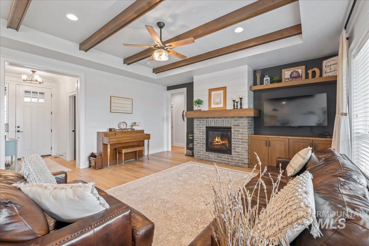 1722 N Peakhurt Ave, Kuna, Idaho 83634, 3 Bedrooms, 2 Bathrooms, Residential For Sale, Price $599,000, 98960232