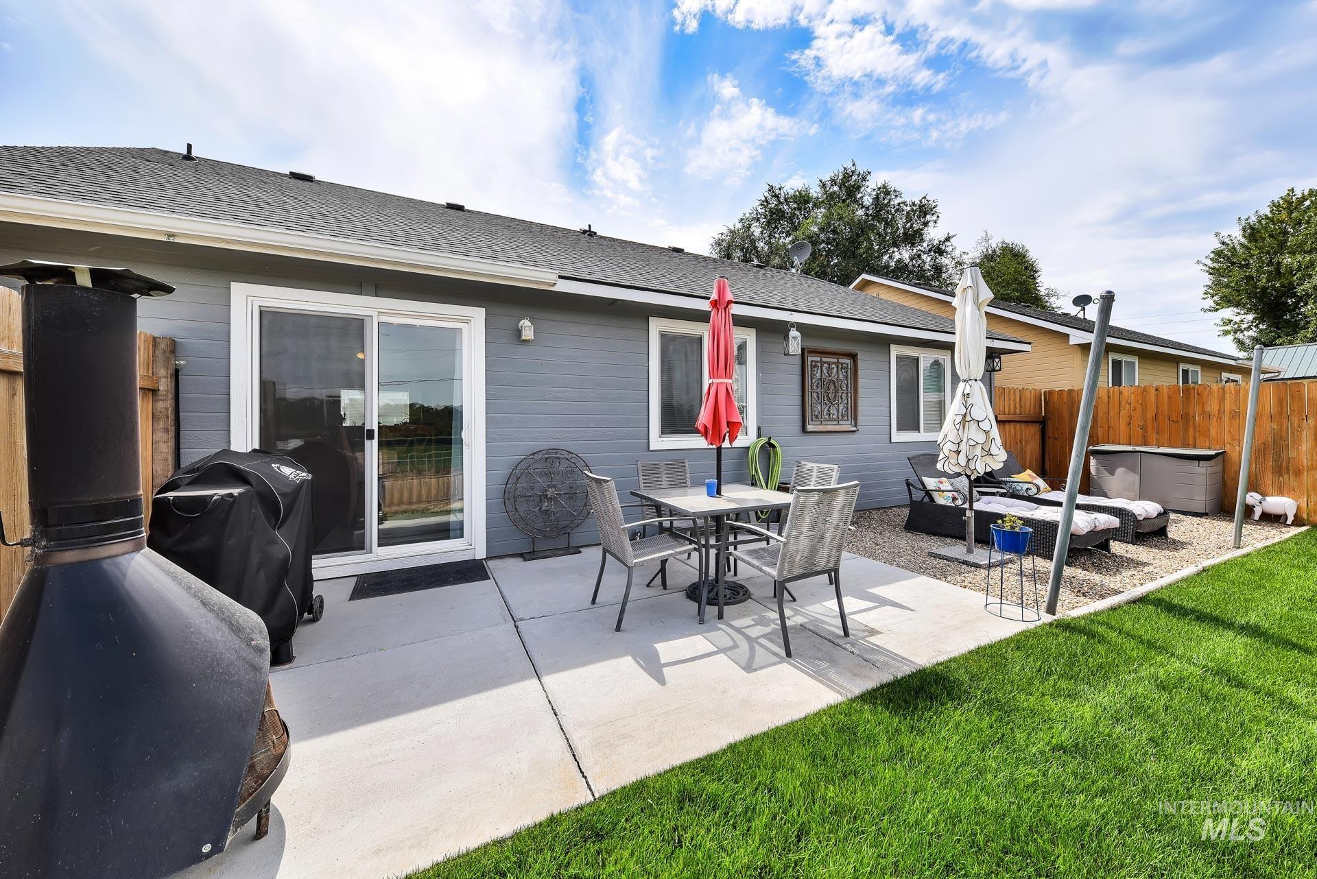 305 E Owyhee Ave, Homedale, Idaho 83628, 3 Bedrooms, 2 Bathrooms, Residential For Sale, Price $320,000, 98960235