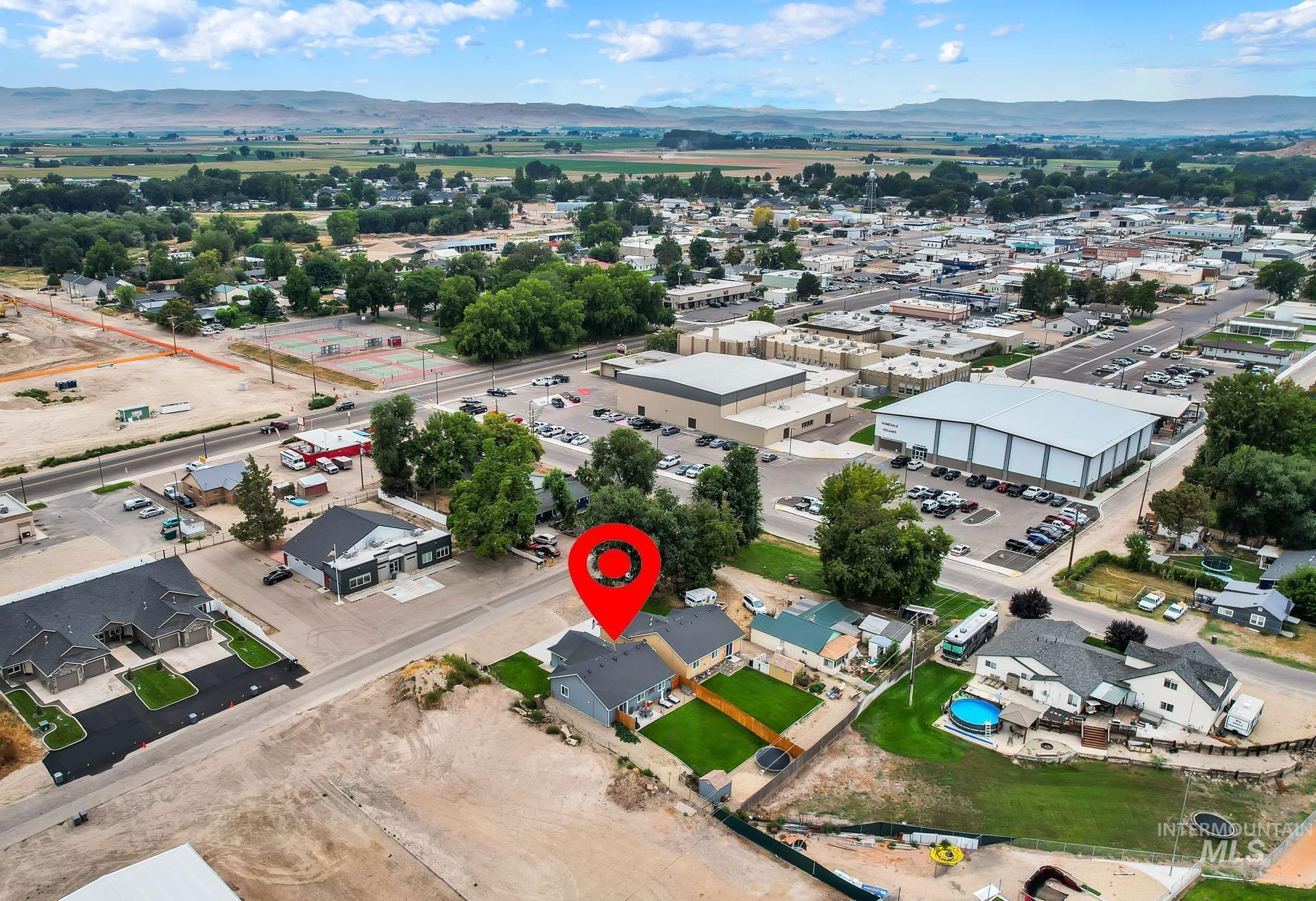 305 E Owyhee Ave, Homedale, Idaho 83628, 3 Bedrooms, 2 Bathrooms, Residential For Sale, Price $320,000, 98960235