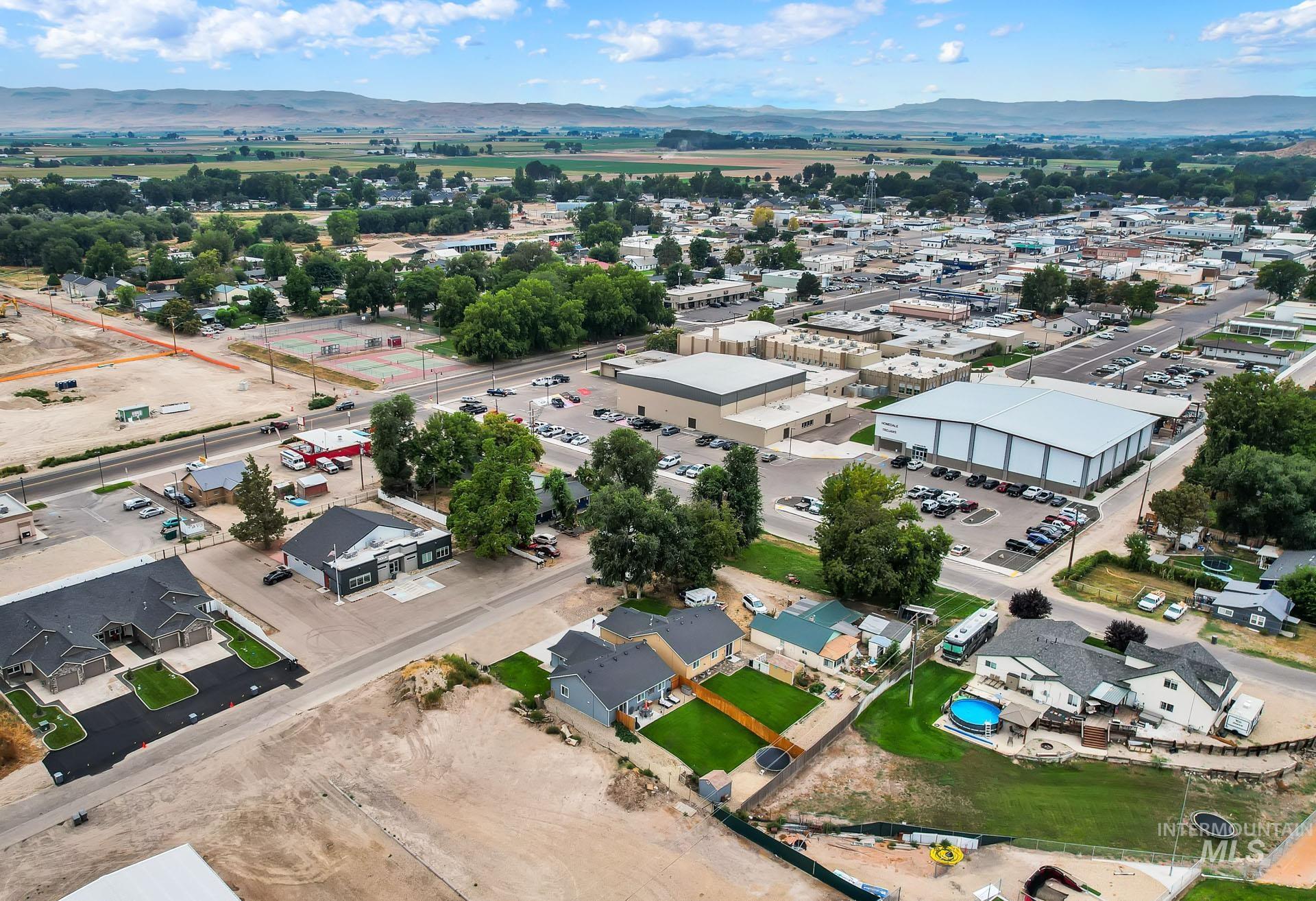 305 E Owyhee Ave, Homedale, Idaho 83628, 3 Bedrooms, 2 Bathrooms, Residential For Sale, Price $320,000, 98960235