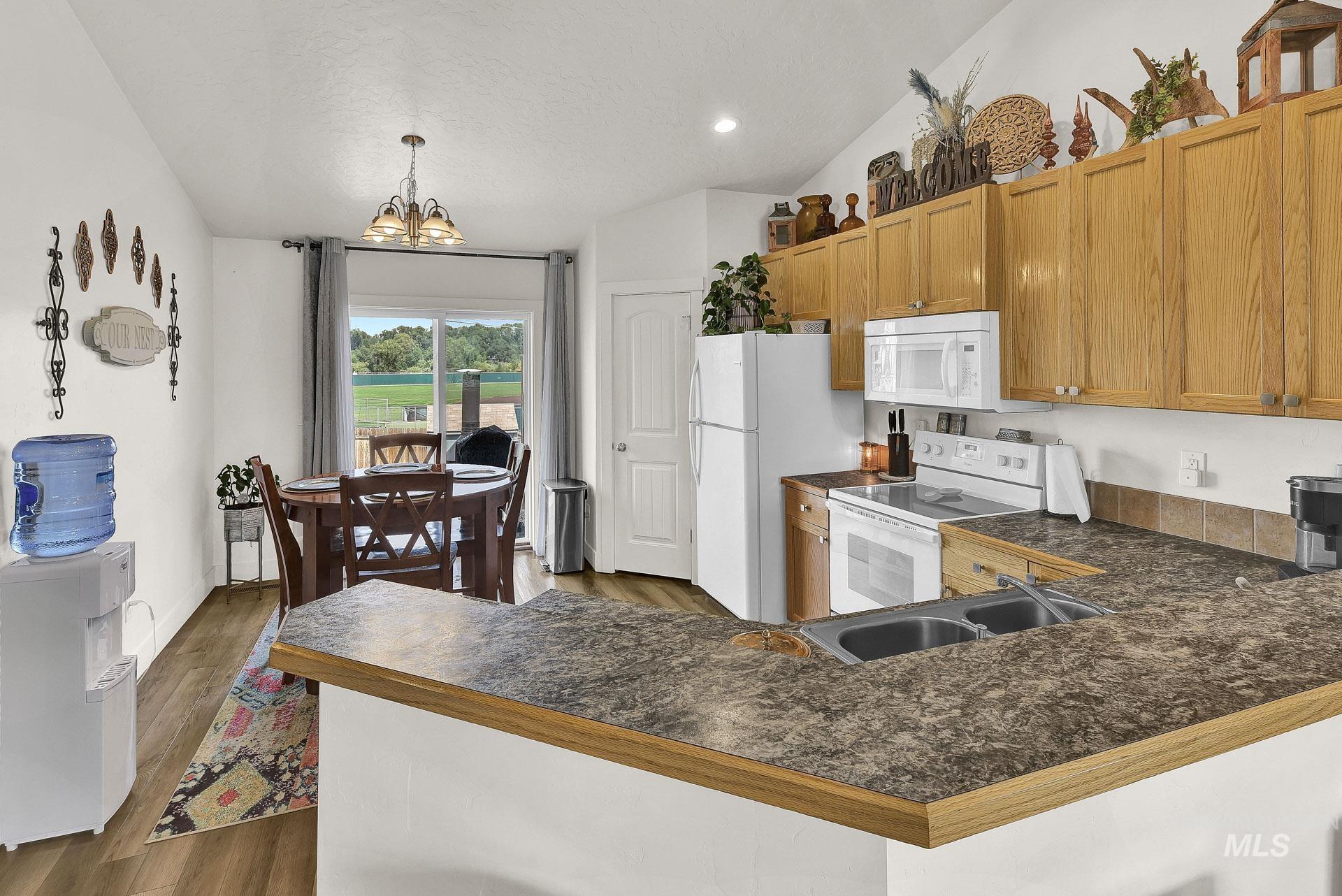 305 E Owyhee Ave, Homedale, Idaho 83628, 3 Bedrooms, 2 Bathrooms, Residential For Sale, Price $320,000, 98960235