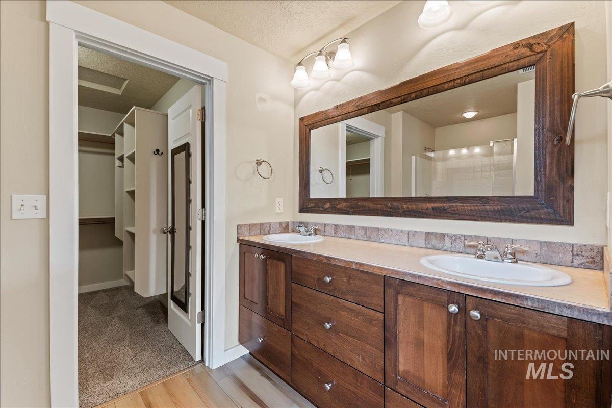 10623 Avalon St, Nampa, Idaho 83687, 5 Bedrooms, 2.5 Bathrooms, Residential For Sale, Price $445,000, 98960241